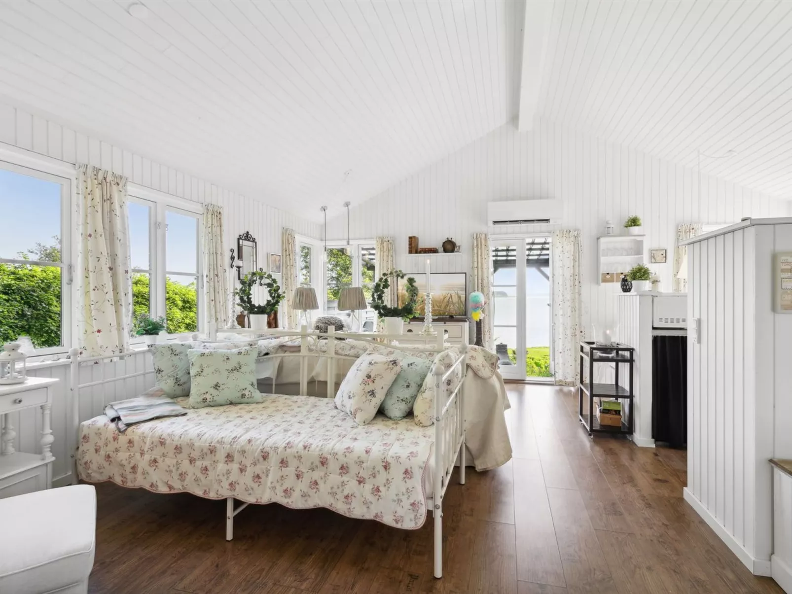 "Ginne" - 100m to the fjord-Binnen