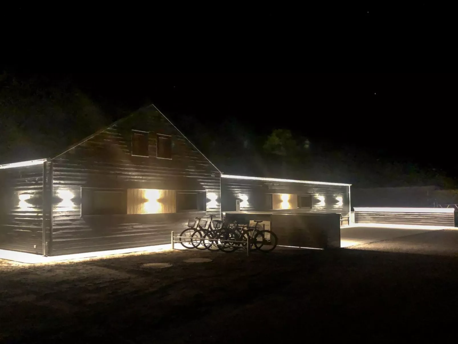 "Tinella" - 250m to the fjord-Buiten