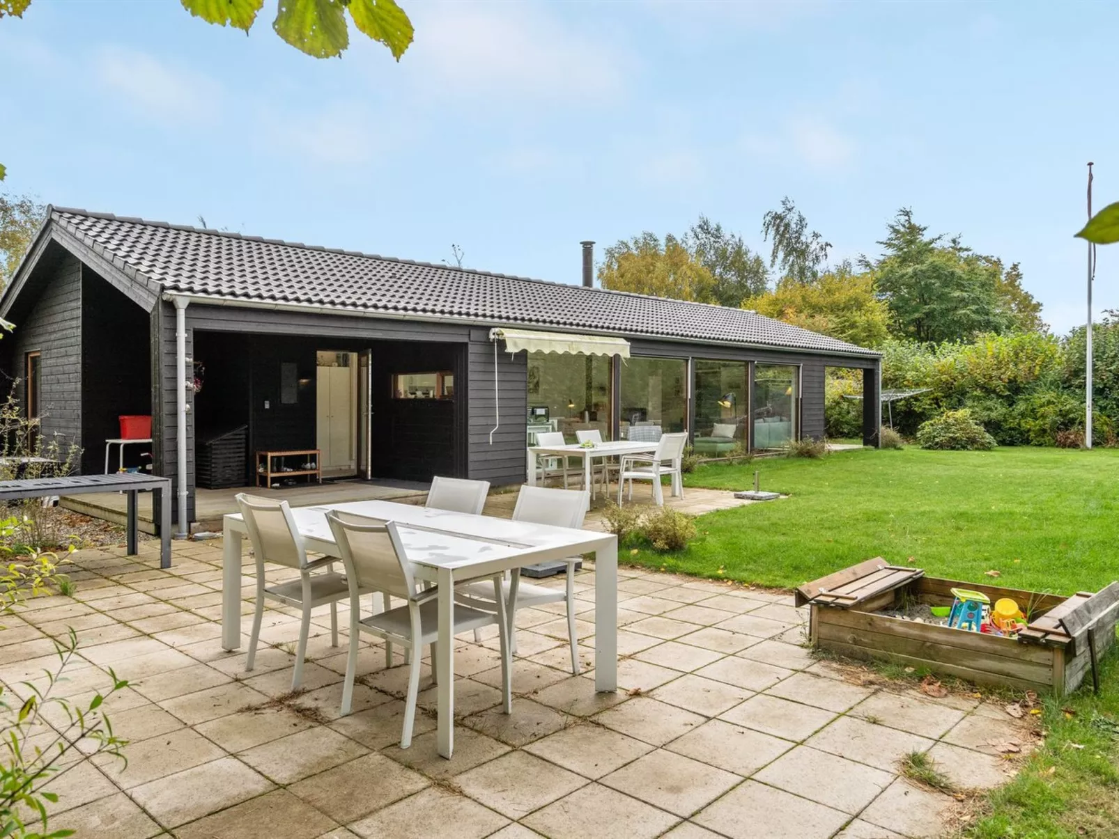 "Aino" - 1km from the sea-Buiten