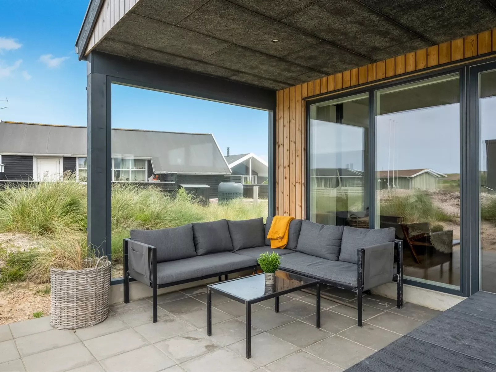 "Waldar" -  from the sea-Buiten