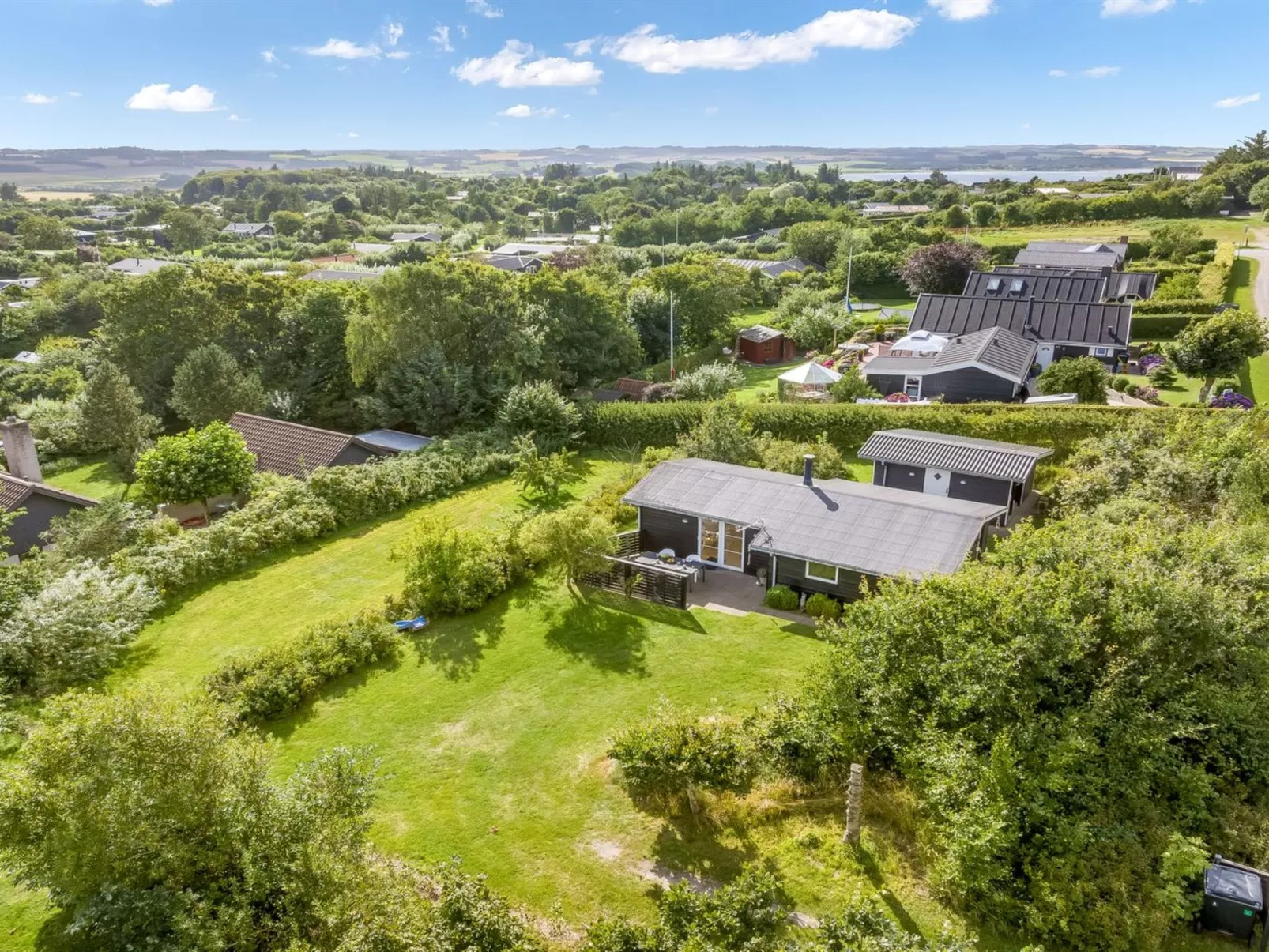 "Dimo" - 300m to the fjord-Buiten