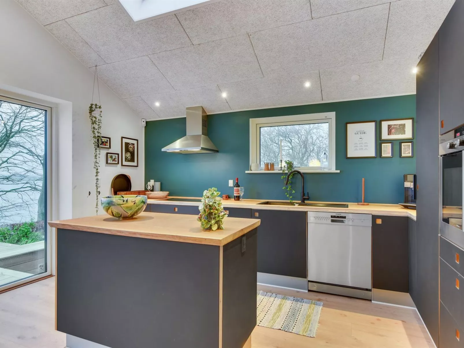 "Lika" - 25m to the fjord-Binnen