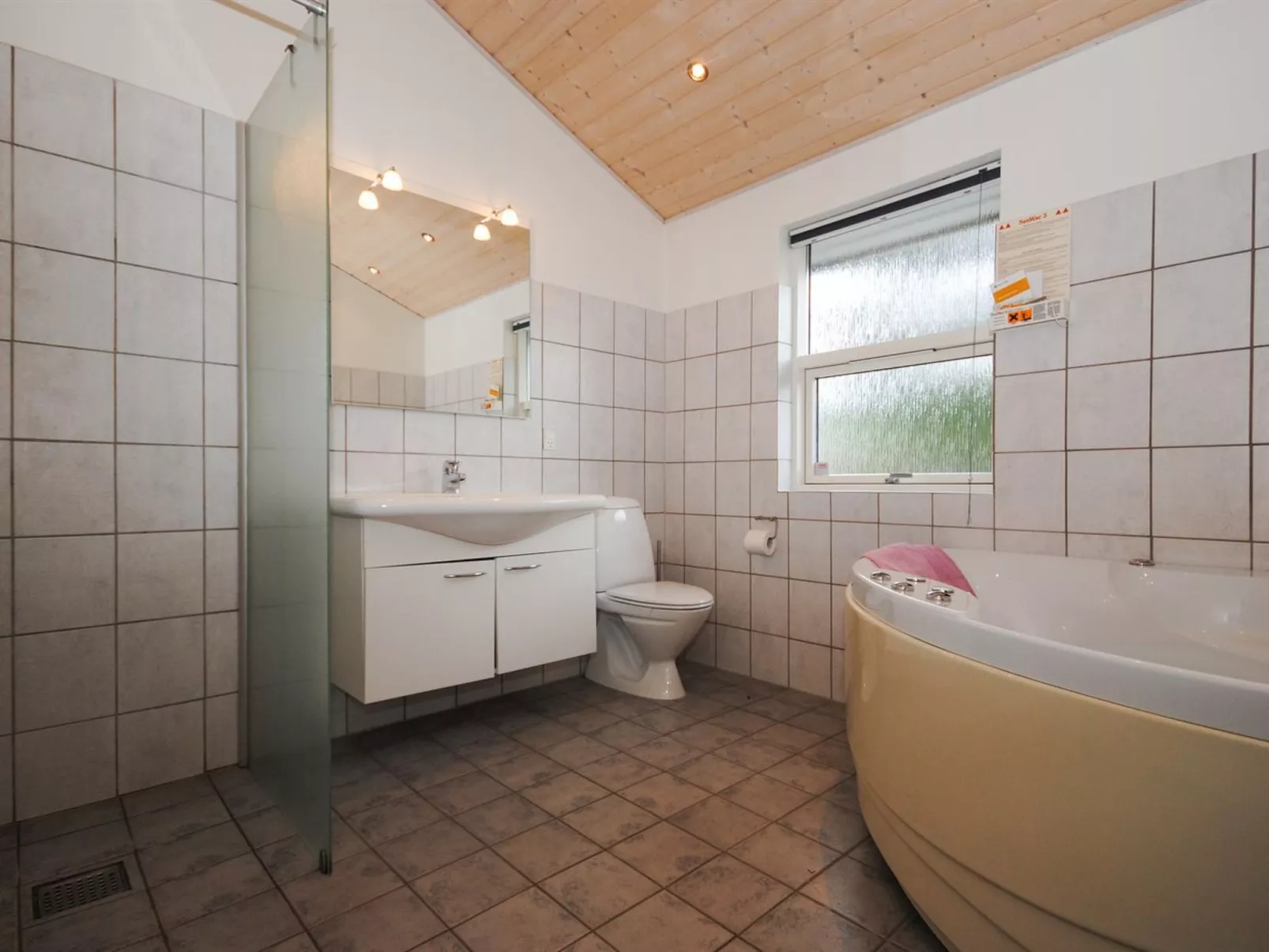 "Tamika" - 950m from the sea-Binnen