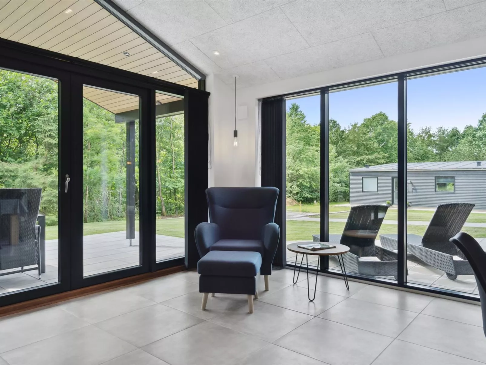 "Robert" - 30km from the sea-Binnen