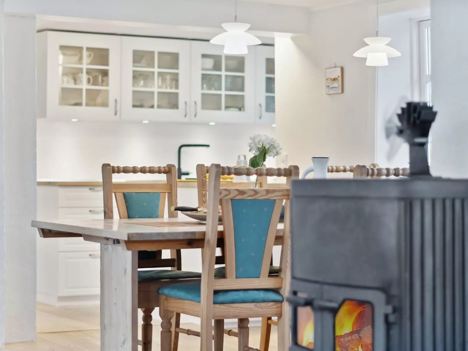 "Elvira" - 300m from the sea-Binnen