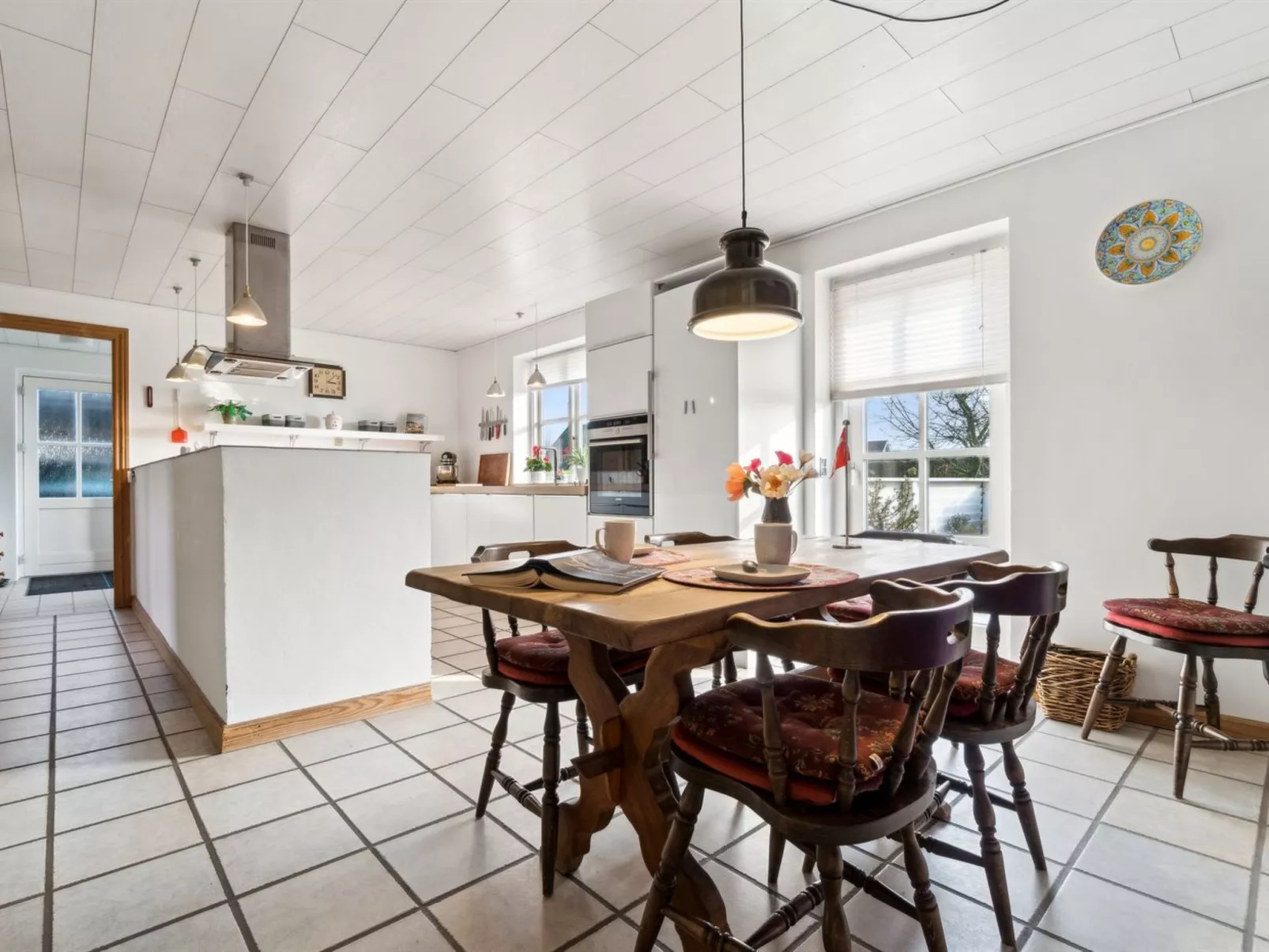 "Josie" - 700m from the sea-Binnen