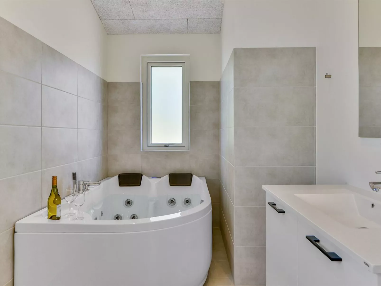 "Merve" - 800m to the fjord-Binnen