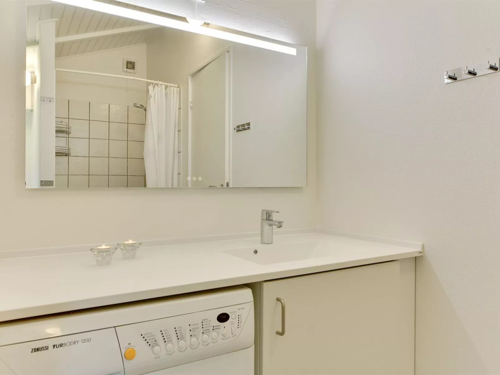 "Darina" - 1.5km from the sea-Binnen