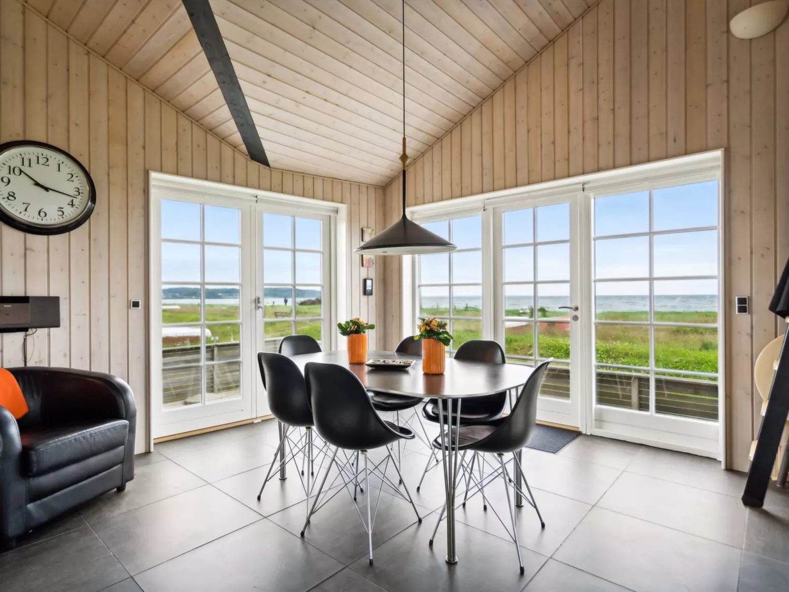 "Dory" - 30m from the sea-Binnen