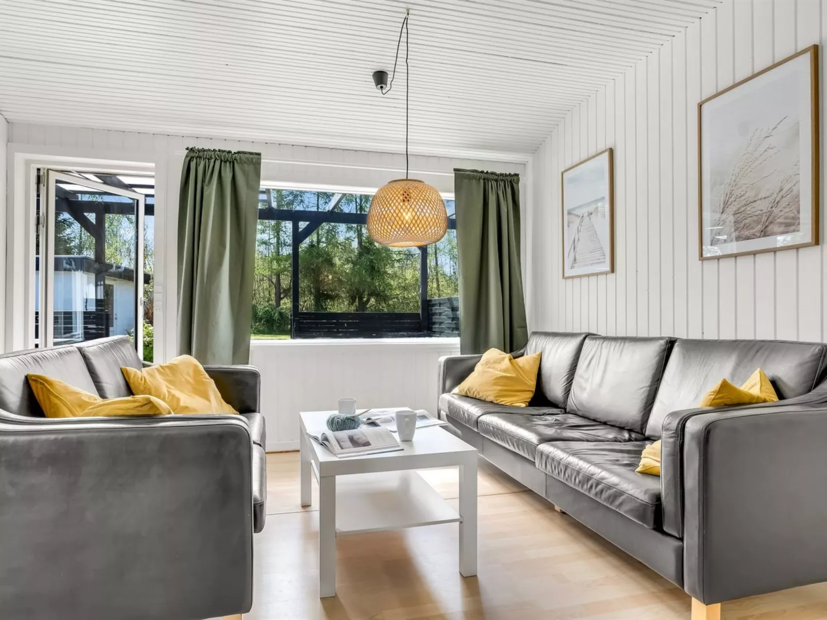 "Annastasia" - 400m from the sea-Binnen