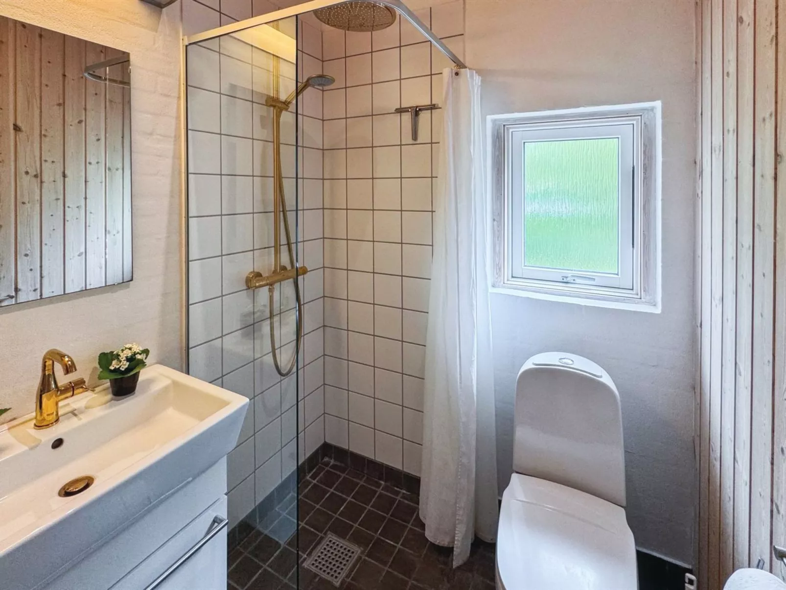 "Rudolf" - 400m from the sea-Binnen