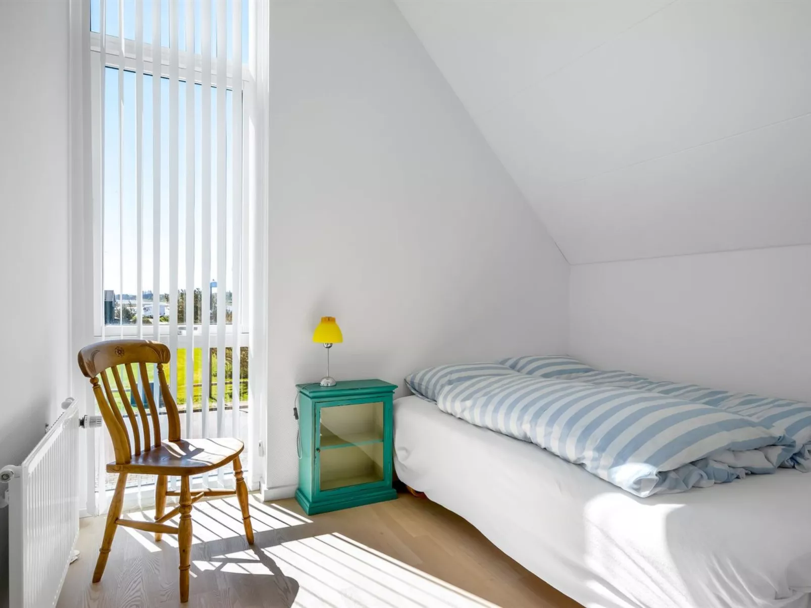 "Eleanore" - 25m from the sea-Binnen