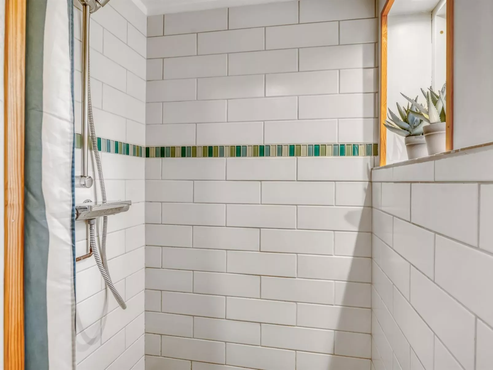 "Ellinore" -  from the sea-Binnen