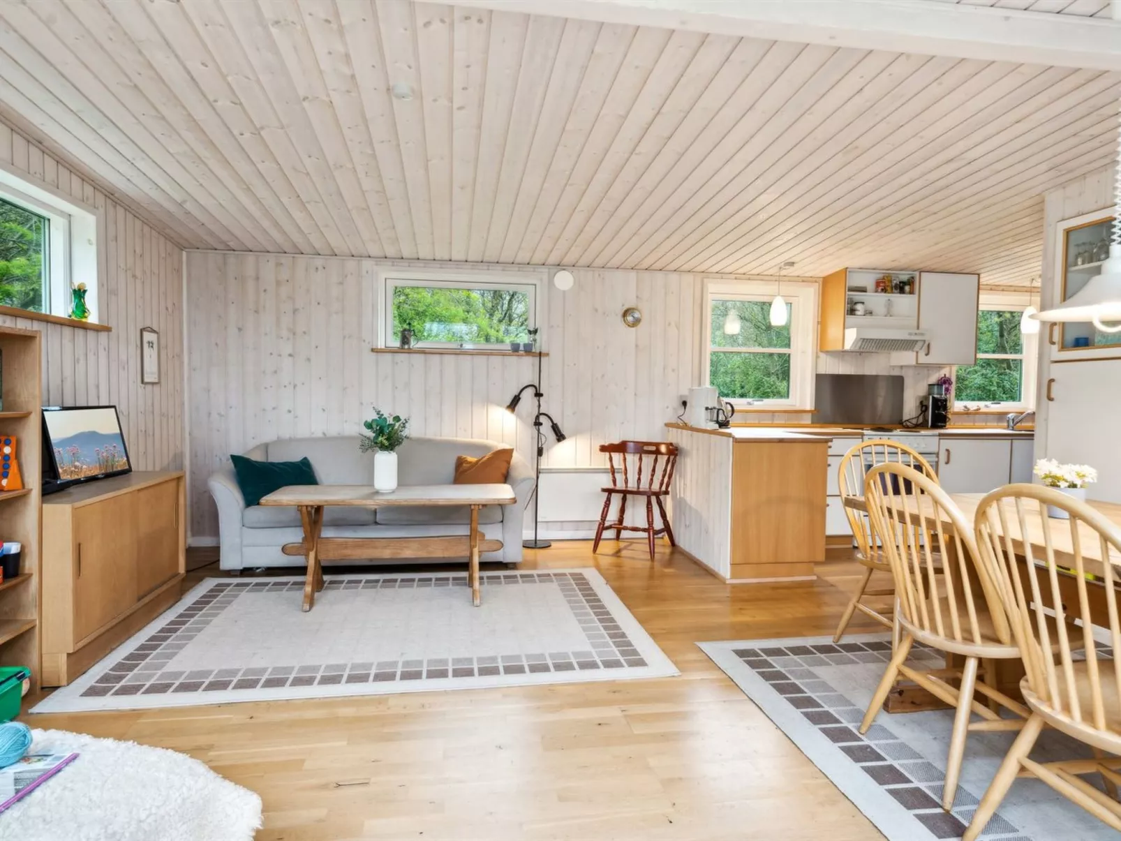 "Avni" - 300m from the sea-Binnen