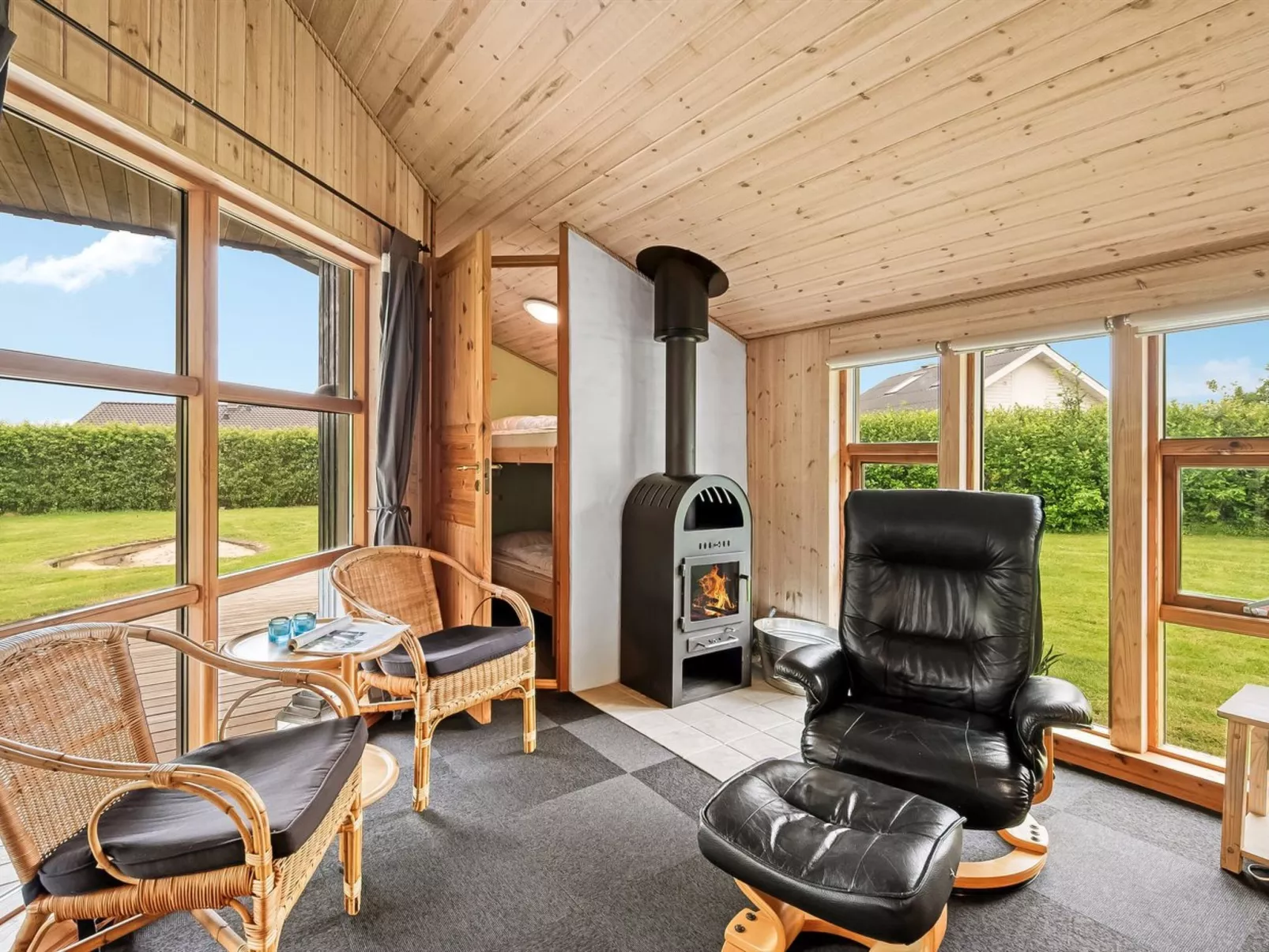 "Åsa" - 500m to the fjord-Binnen