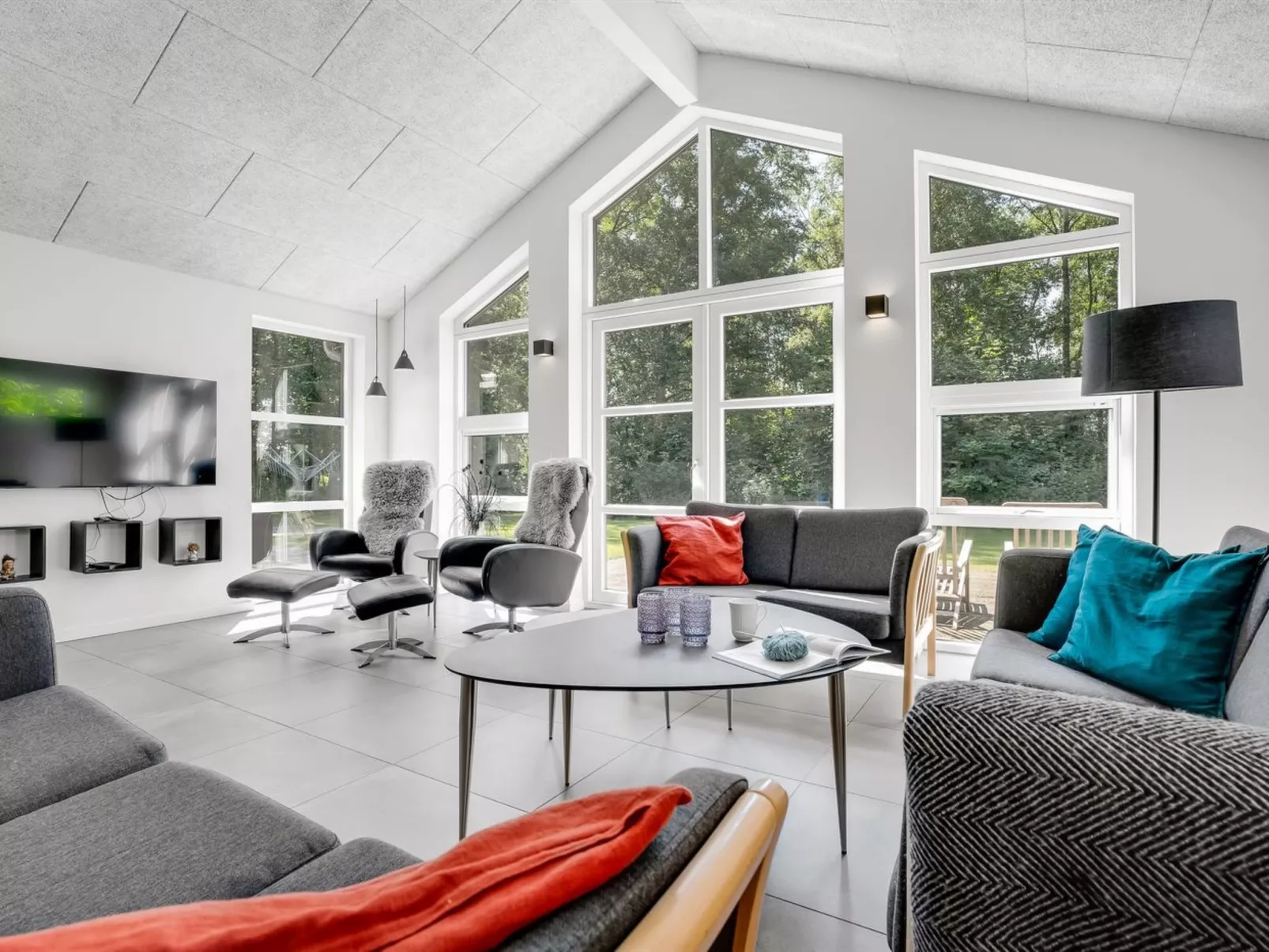 "Patrice" - 300m from the sea-Binnen