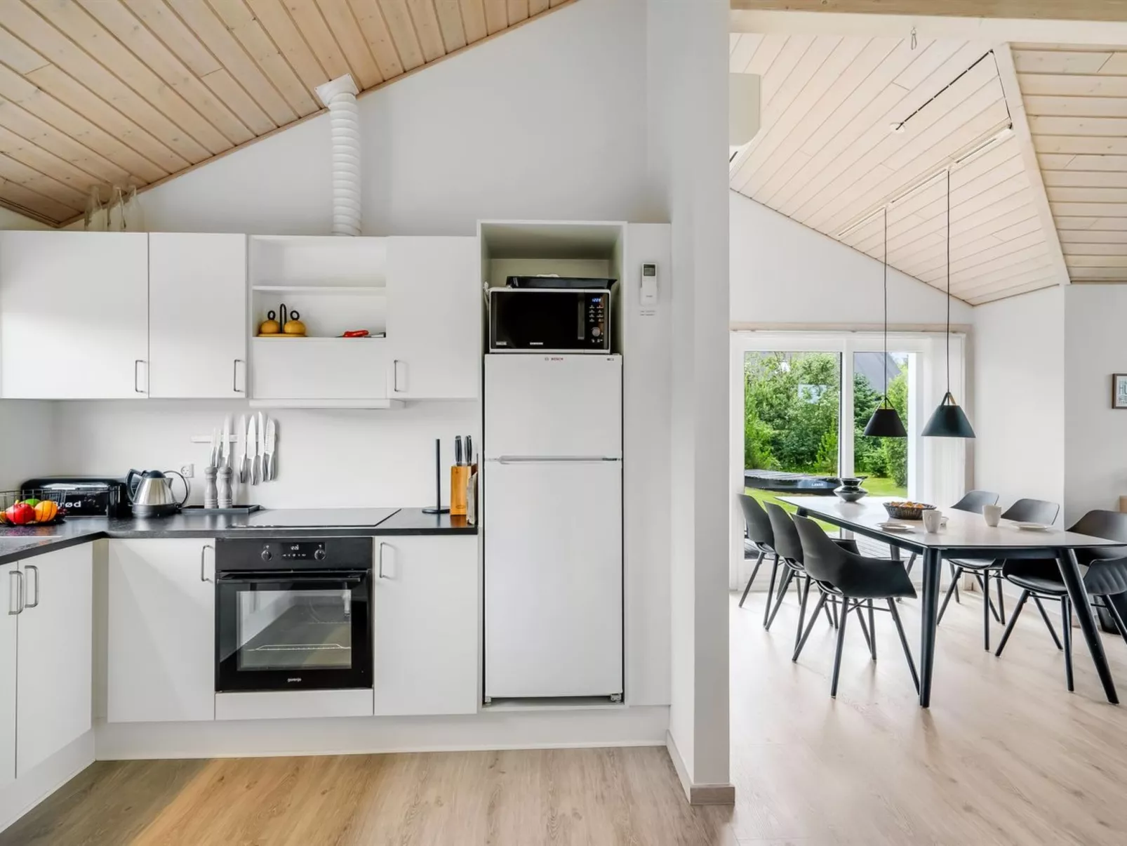 "Lissi" - 3.5km from the sea-Binnen