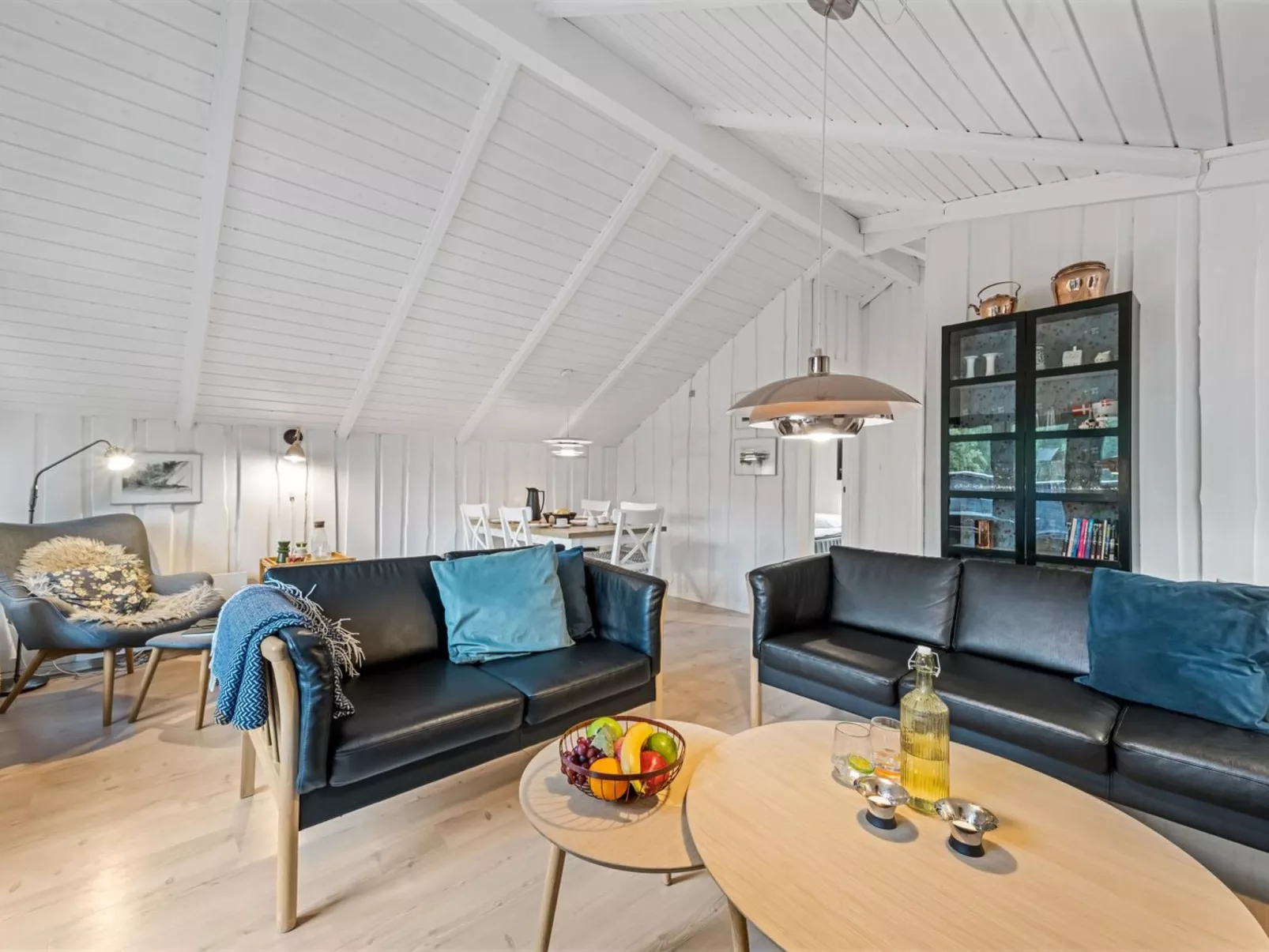 "Giselle" - 10km from the sea-Binnen