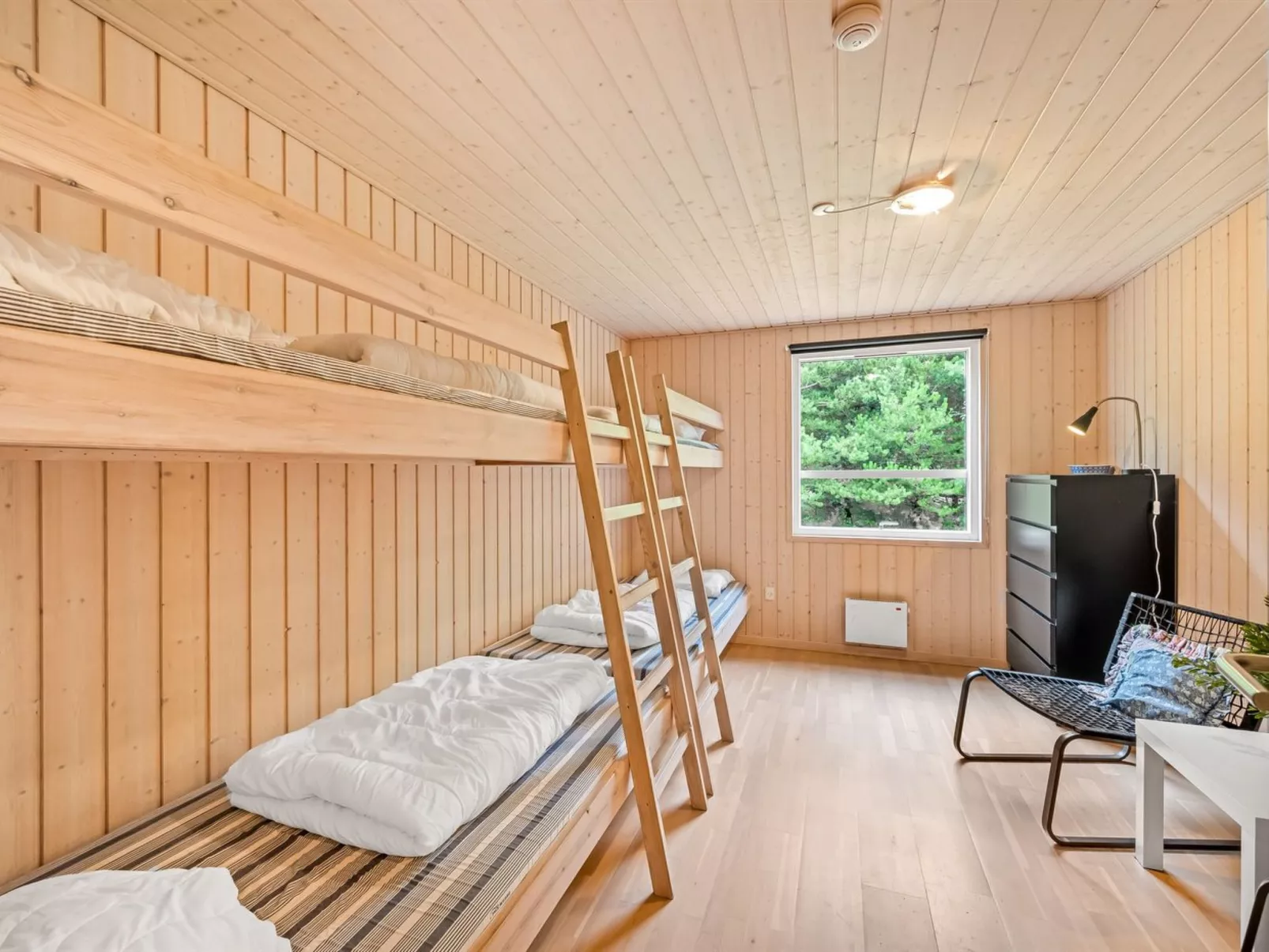 "Trena" - 1.2km to the fjord-Binnen