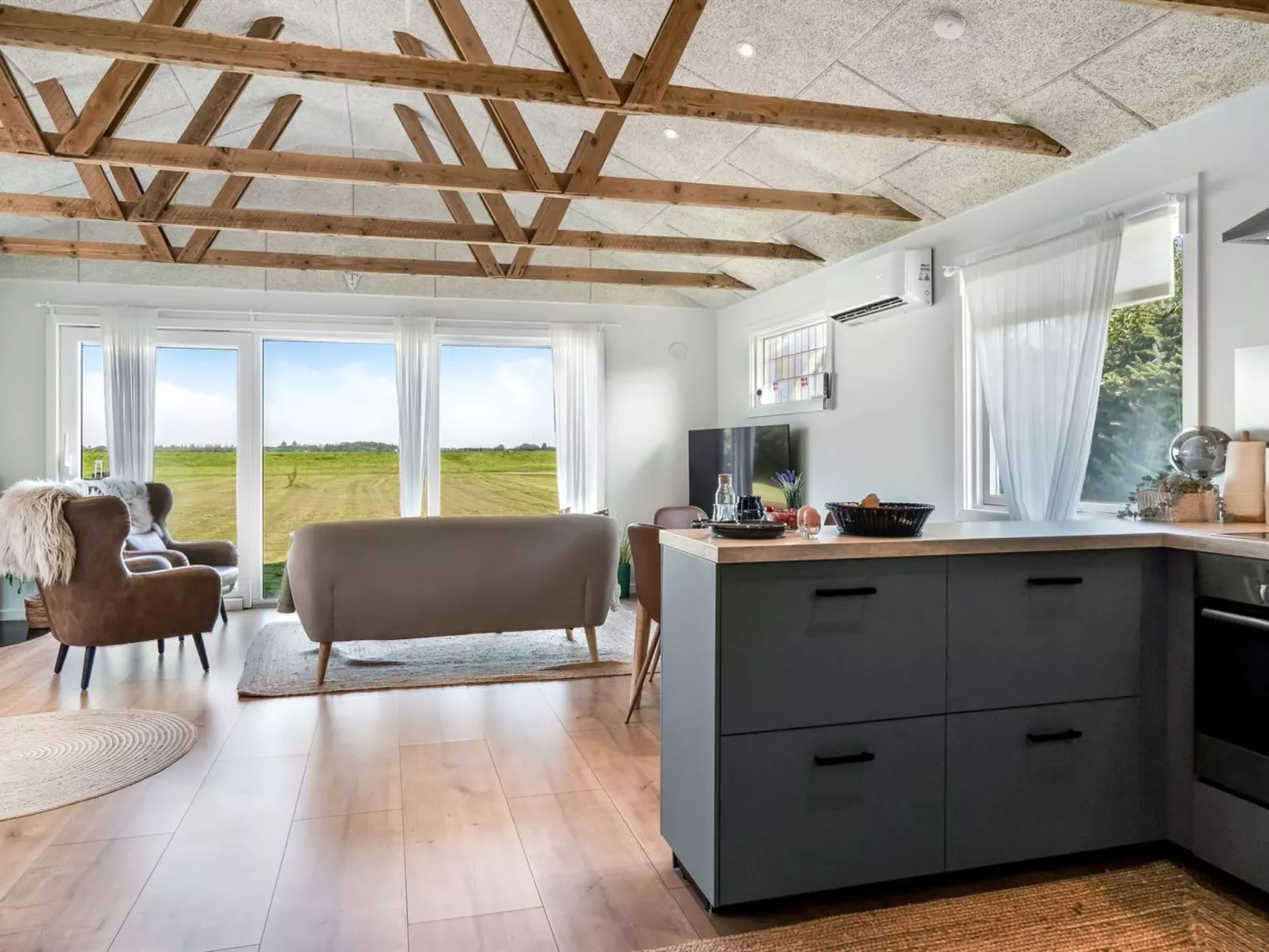 "Kanerva" - 100m to the fjord-Binnen