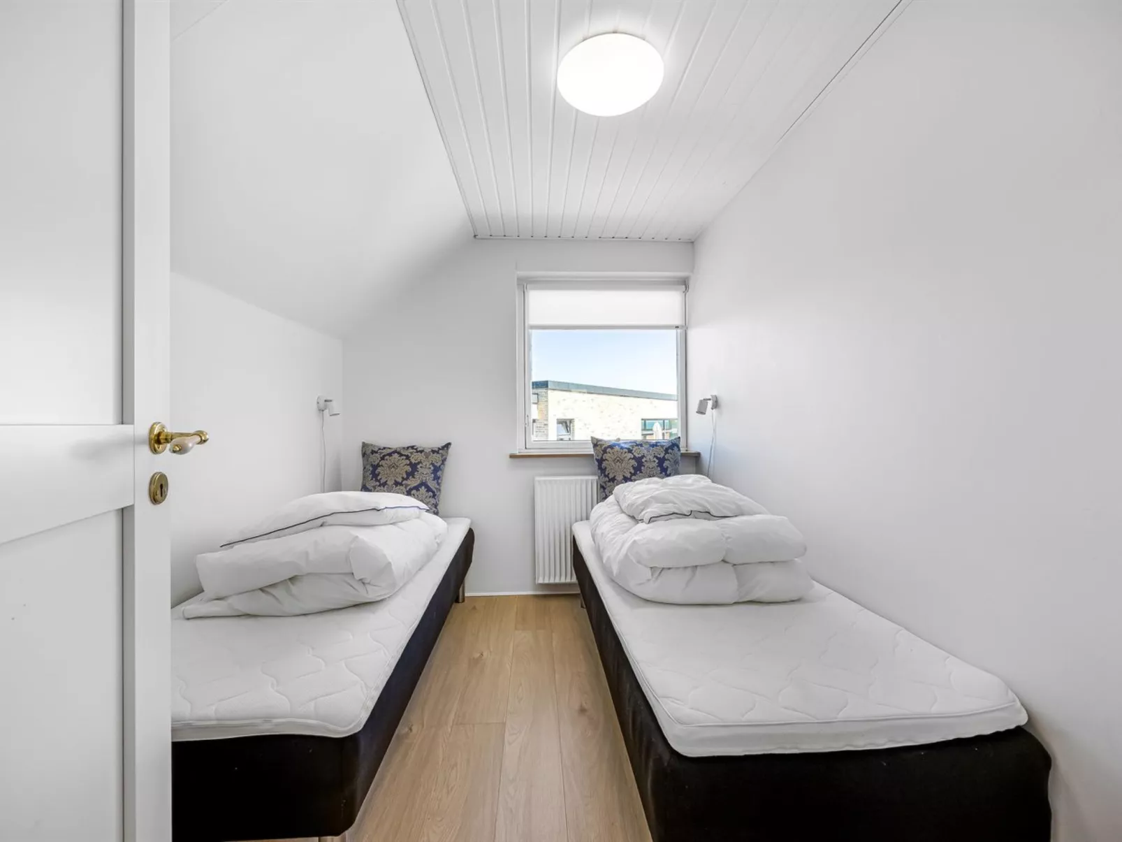 "Solvey" - 400m from the sea-Binnen