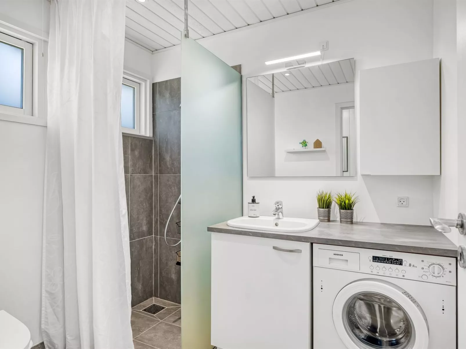 "Elisenda" - 2.2km from the sea-Binnen