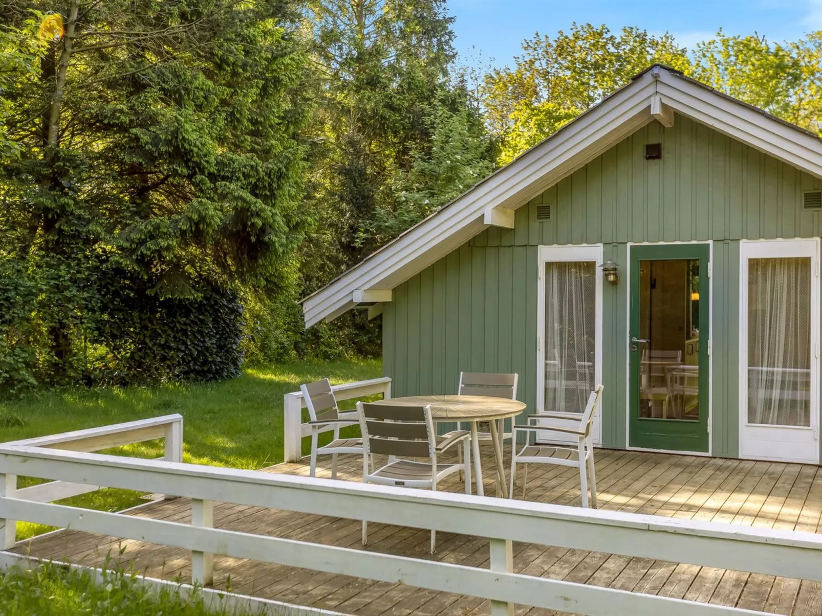 "Ung" - 30km from the sea-Buiten