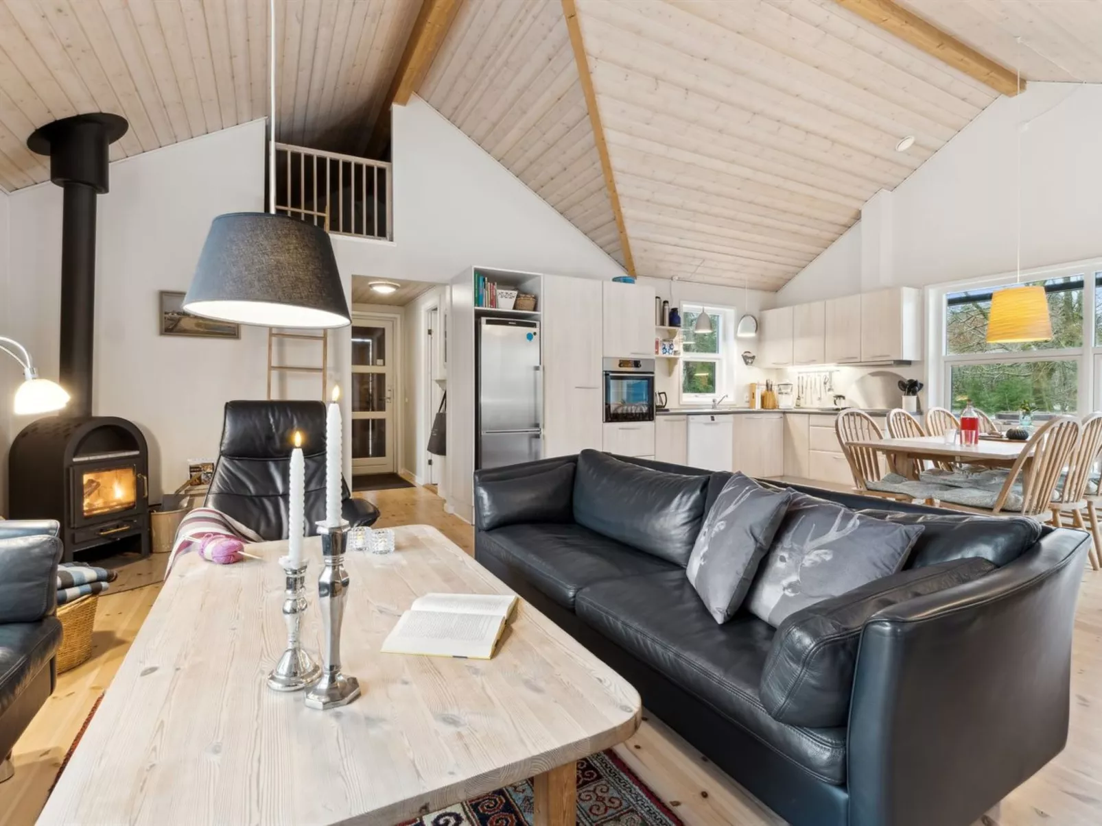 "Tomine" -  from the sea-Binnen