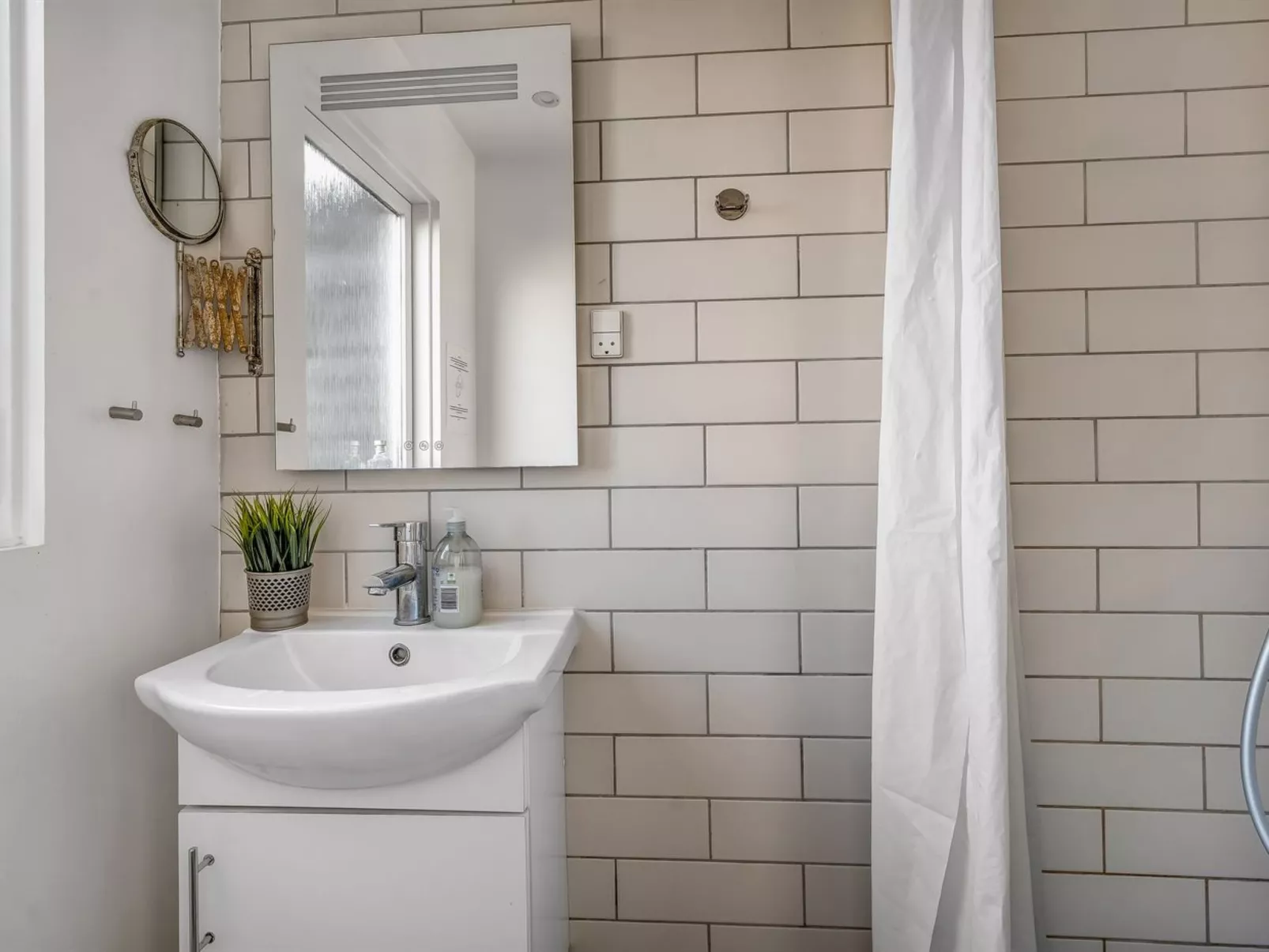 "Alrike" - 200m from the sea-Binnen