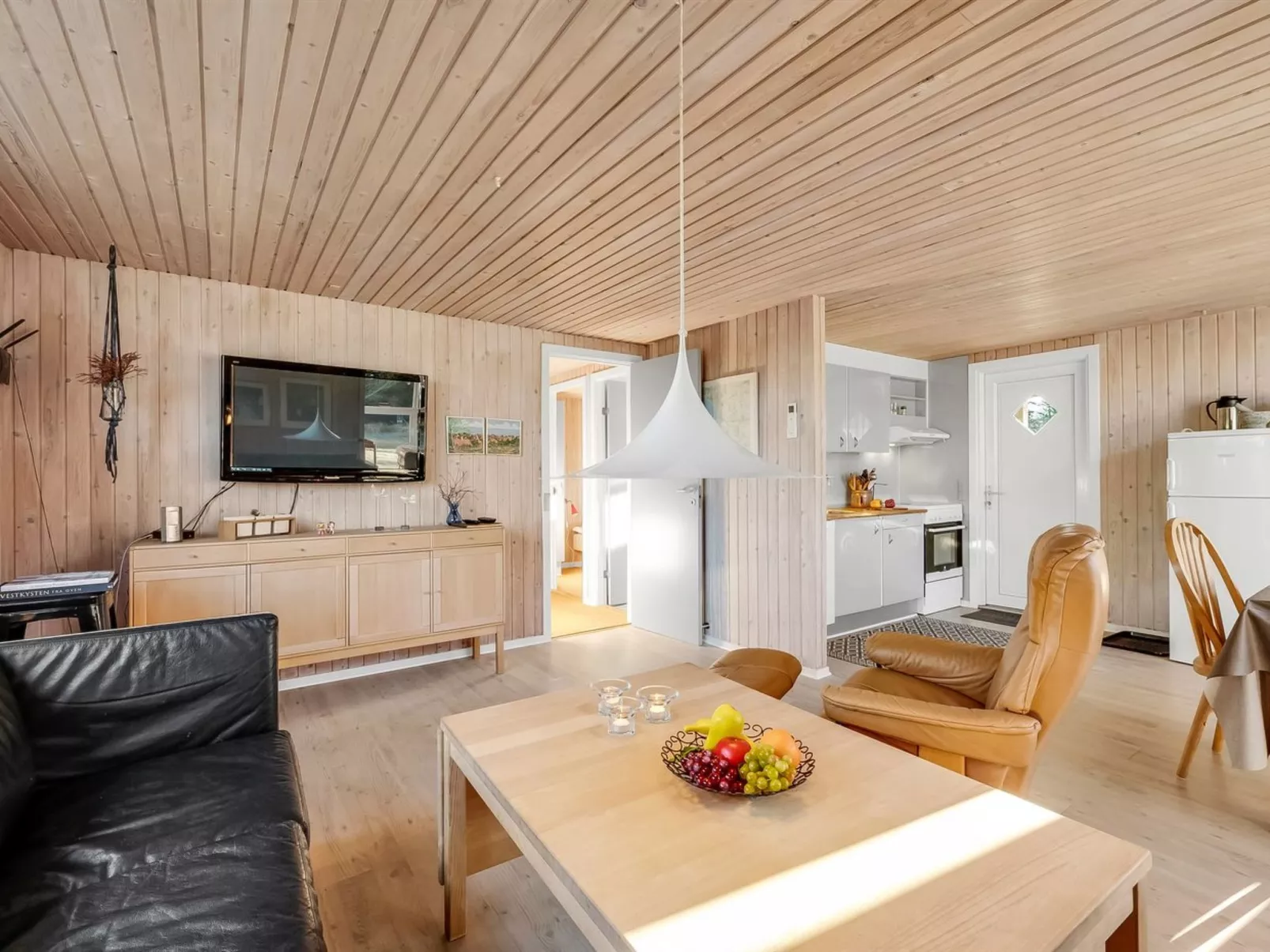 "Elsabet" - 700m to the fjord-Binnen