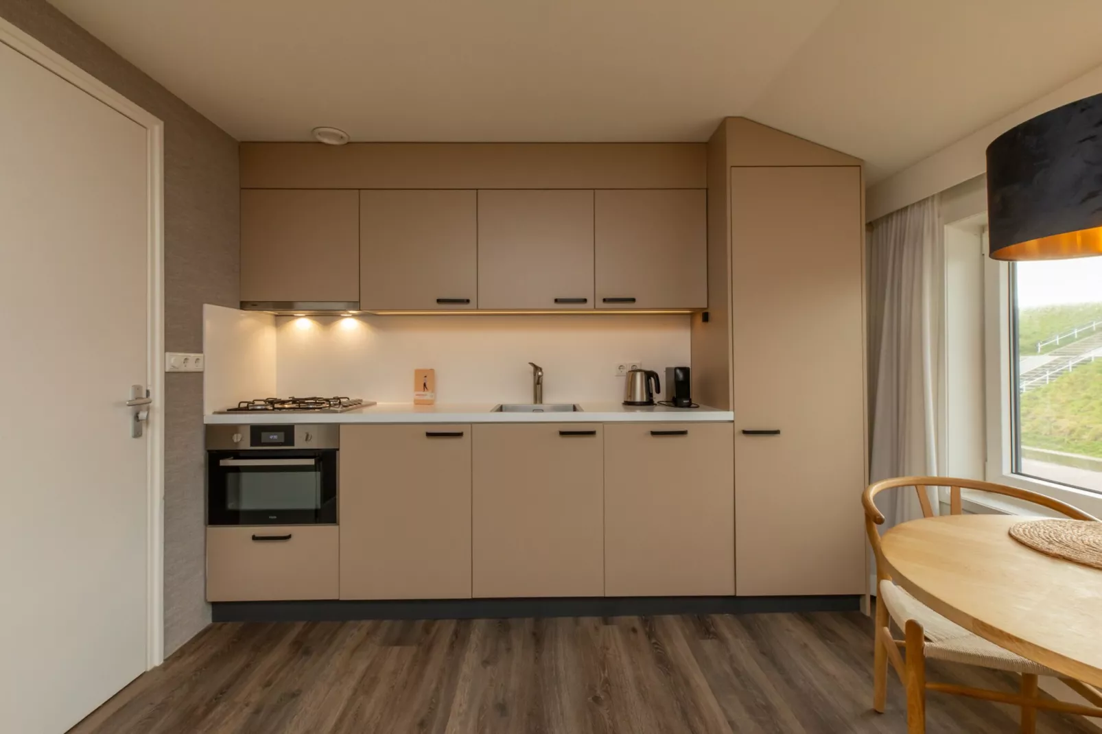 Overnachten in Zoutelande  Comfortabel Appartement Langstraat 5A-Keuken