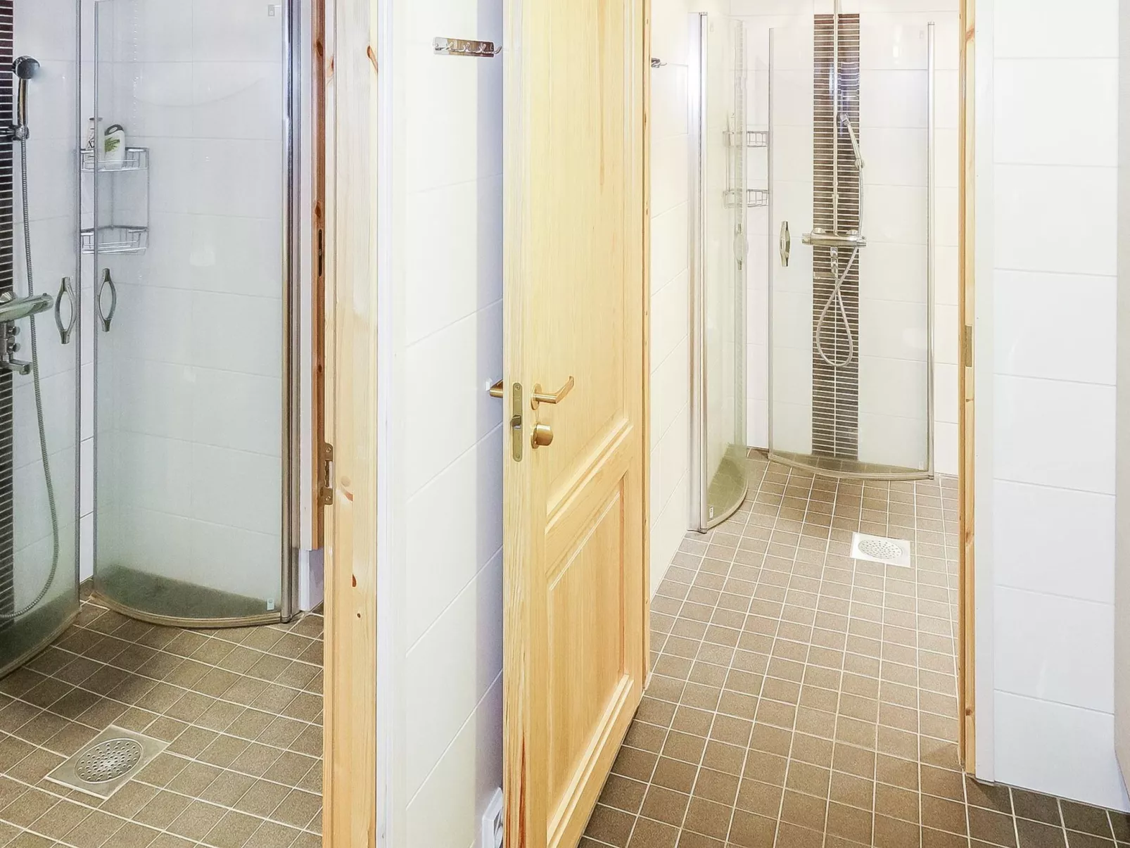 Sallan panparkstie 14 b-Binnen