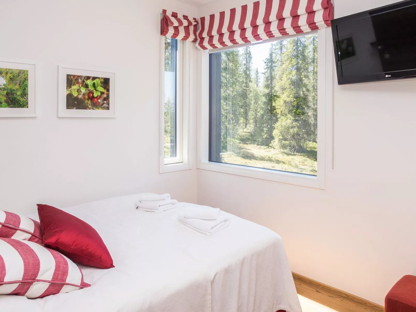 Holy lake chalet b-Binnen