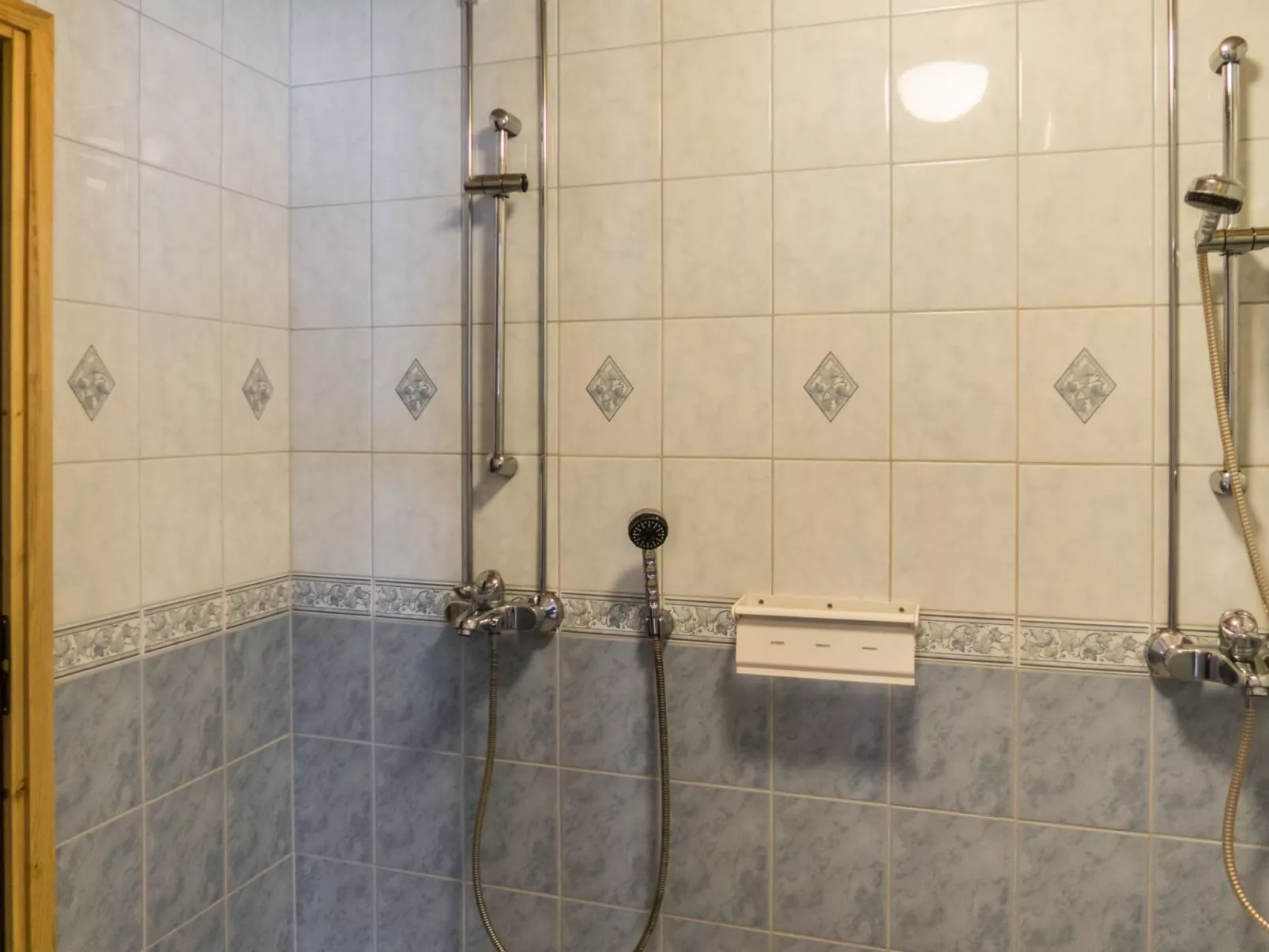 Latukatti 5 c-Binnen