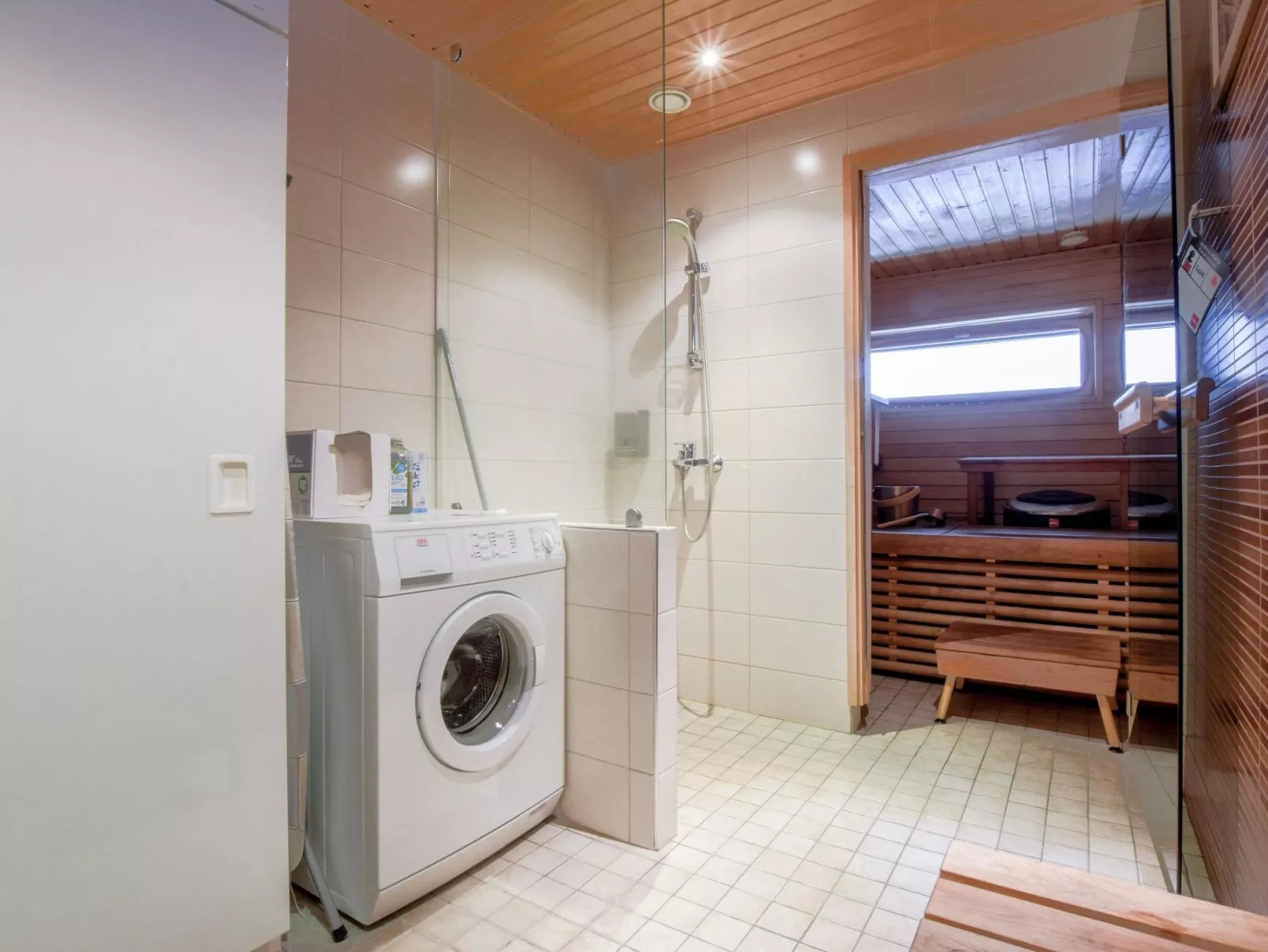 Tahko spa junior suite orange b6-Binnen