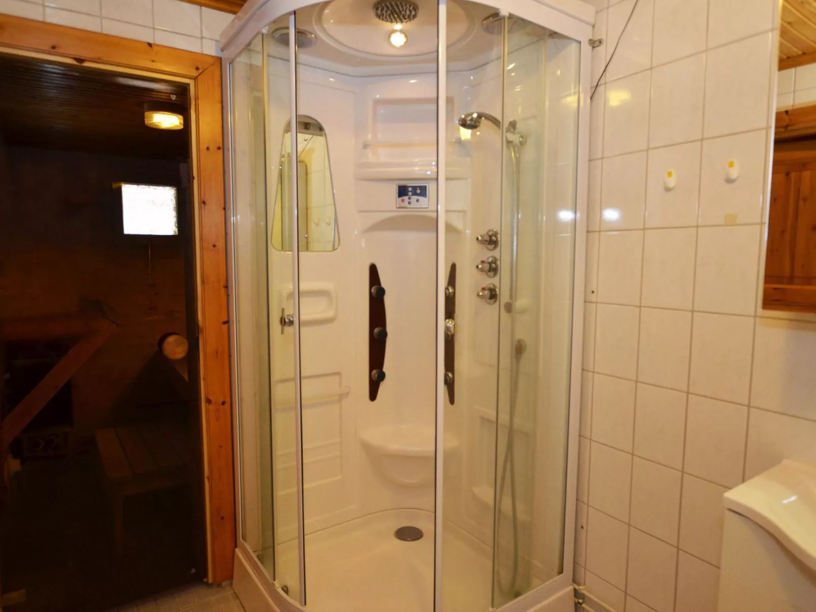 Karjalan heili 7-Binnen