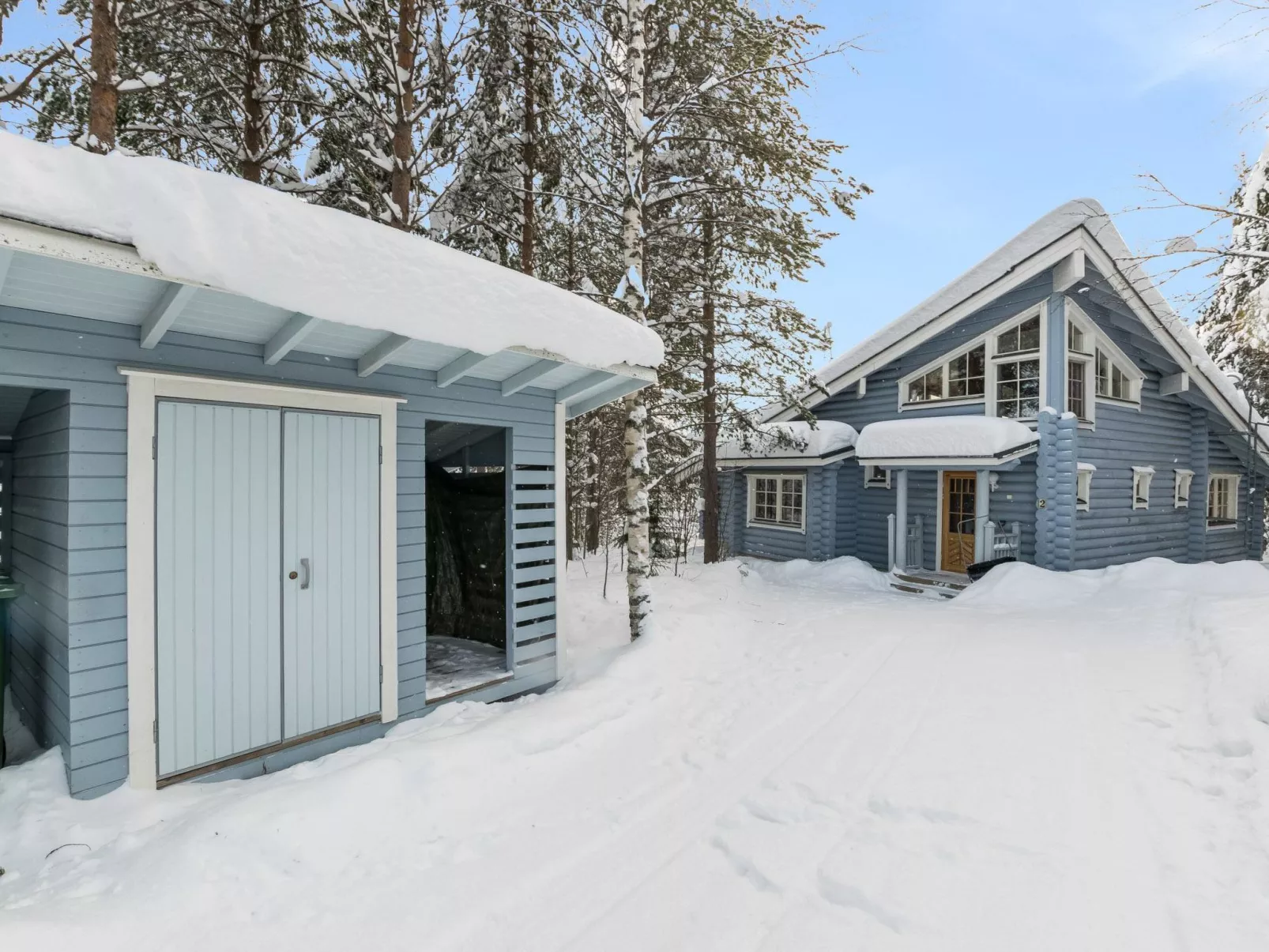 Aurinkoinen hirsimökki-Binnen