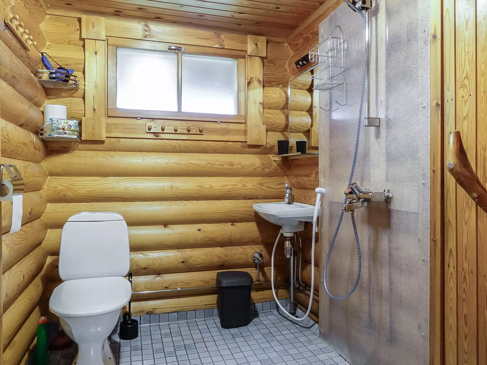 Lomaväinö 13-Binnen