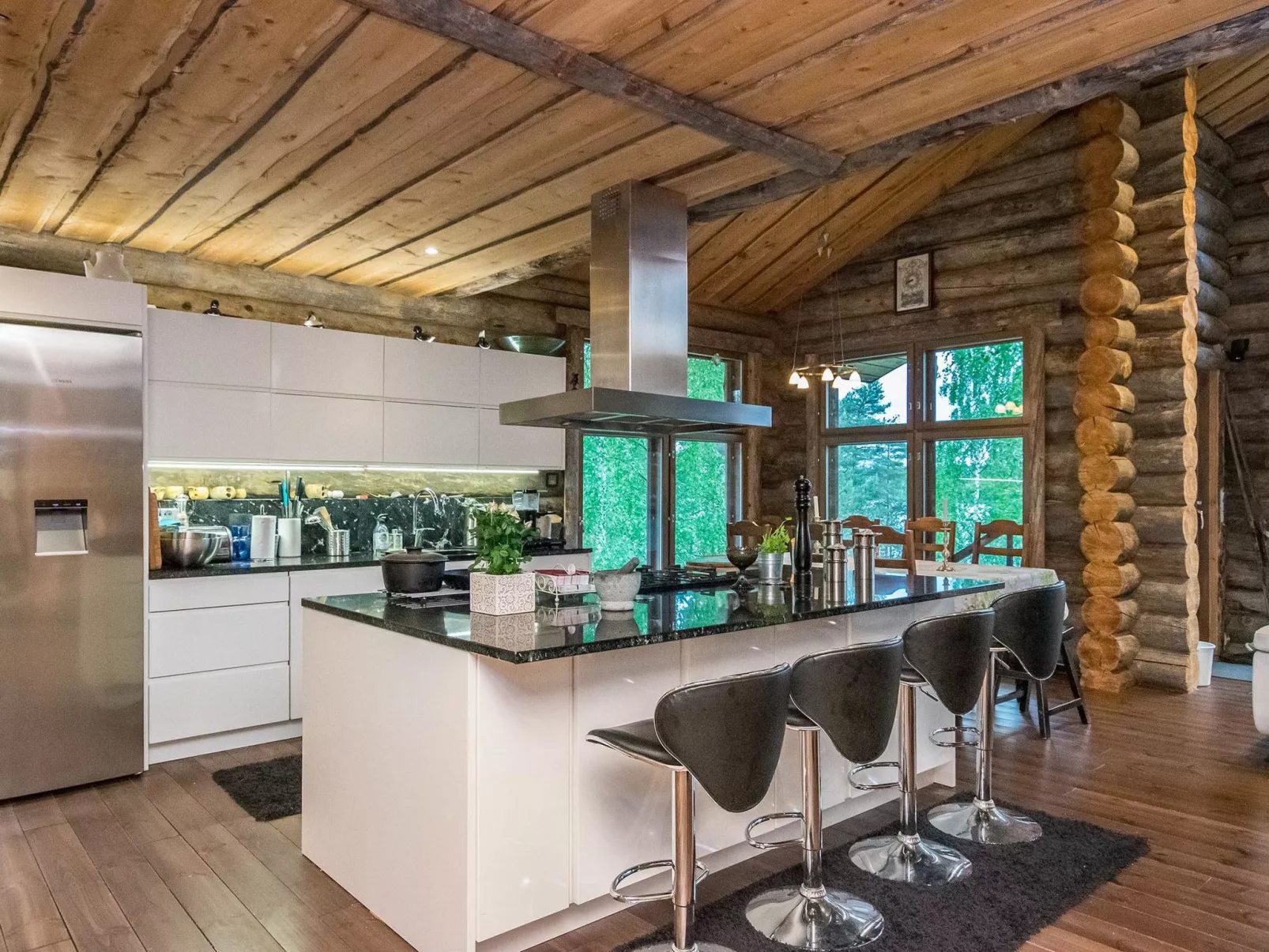 Villa sieponpesä-Binnen