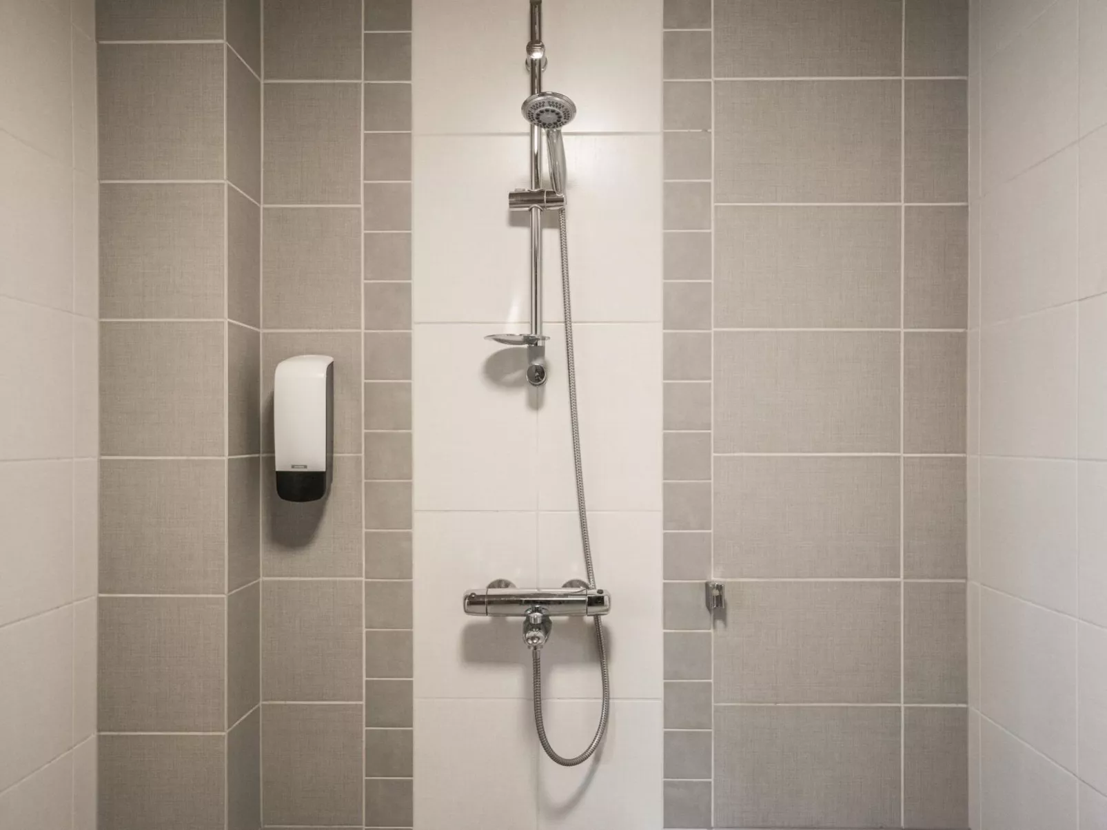 Sinisen tien helmi-Binnen