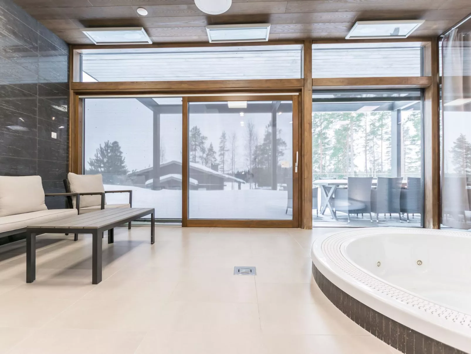 Naava kaarna spa-Binnen