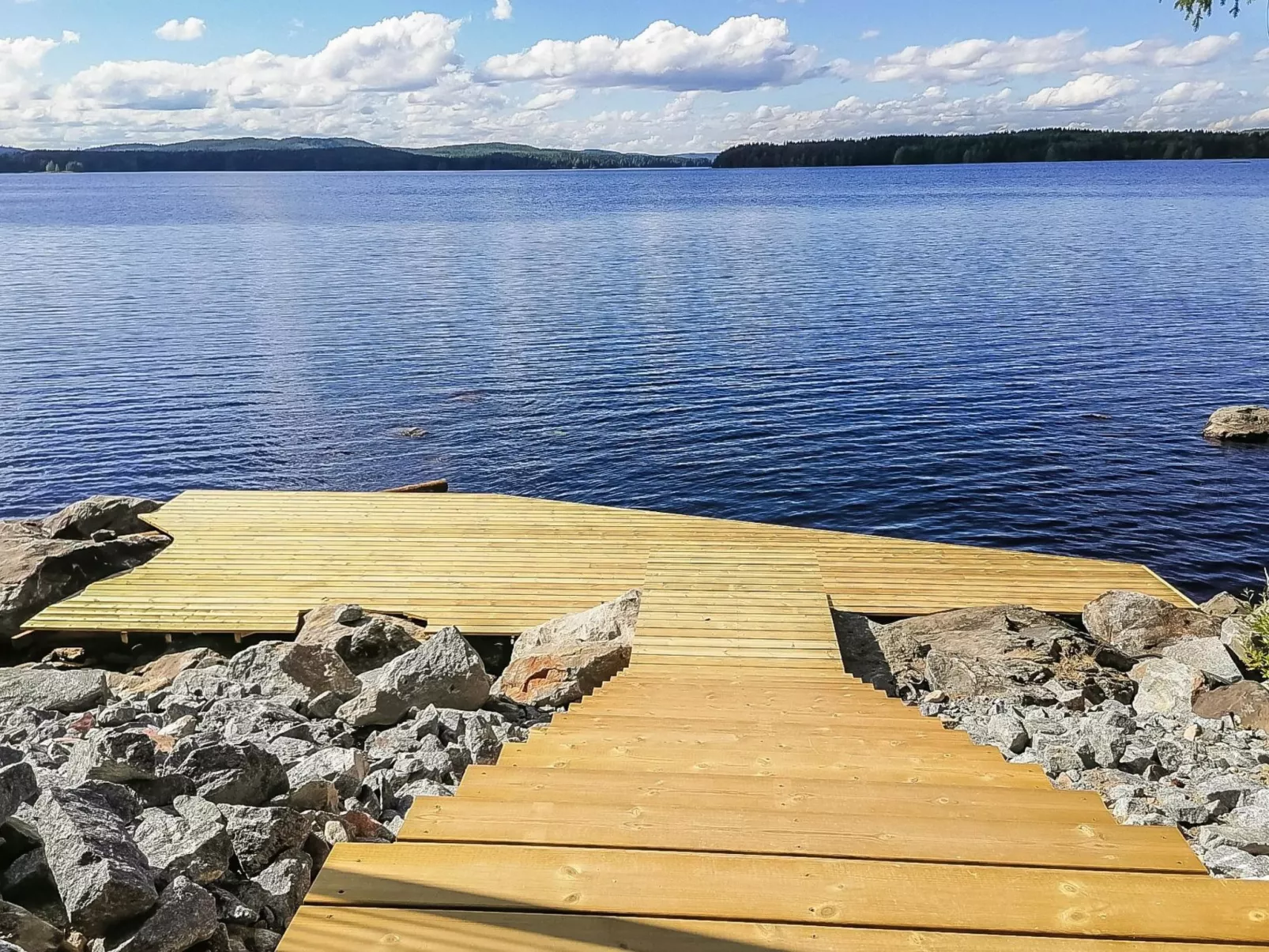 Lakeside villa-Binnen