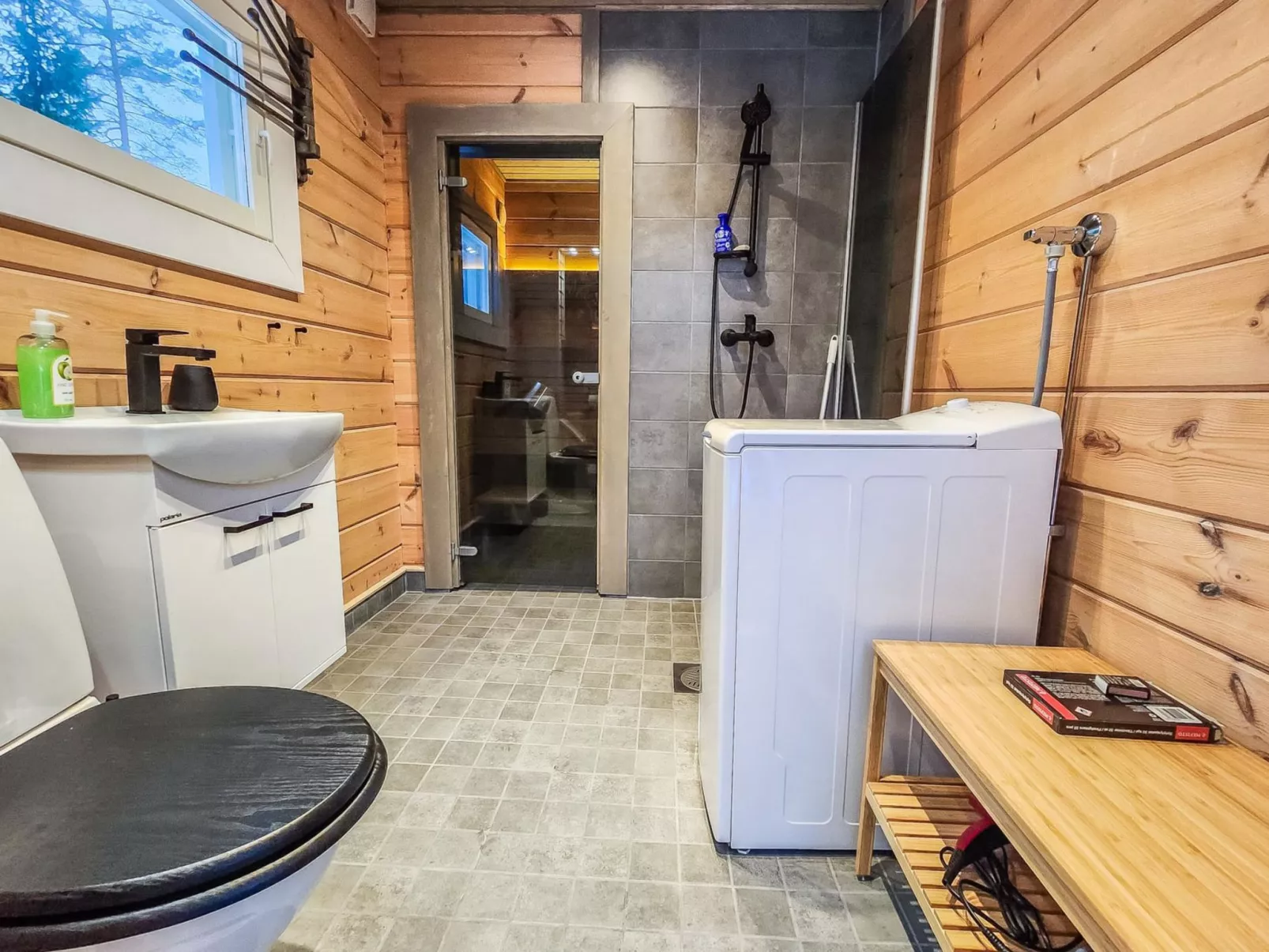 Pyhtään jussila-Binnen