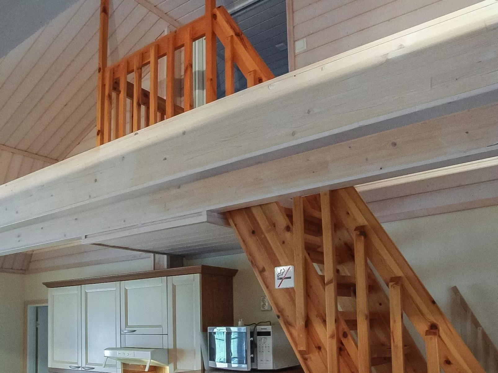 Hankipolku 4c-Binnen