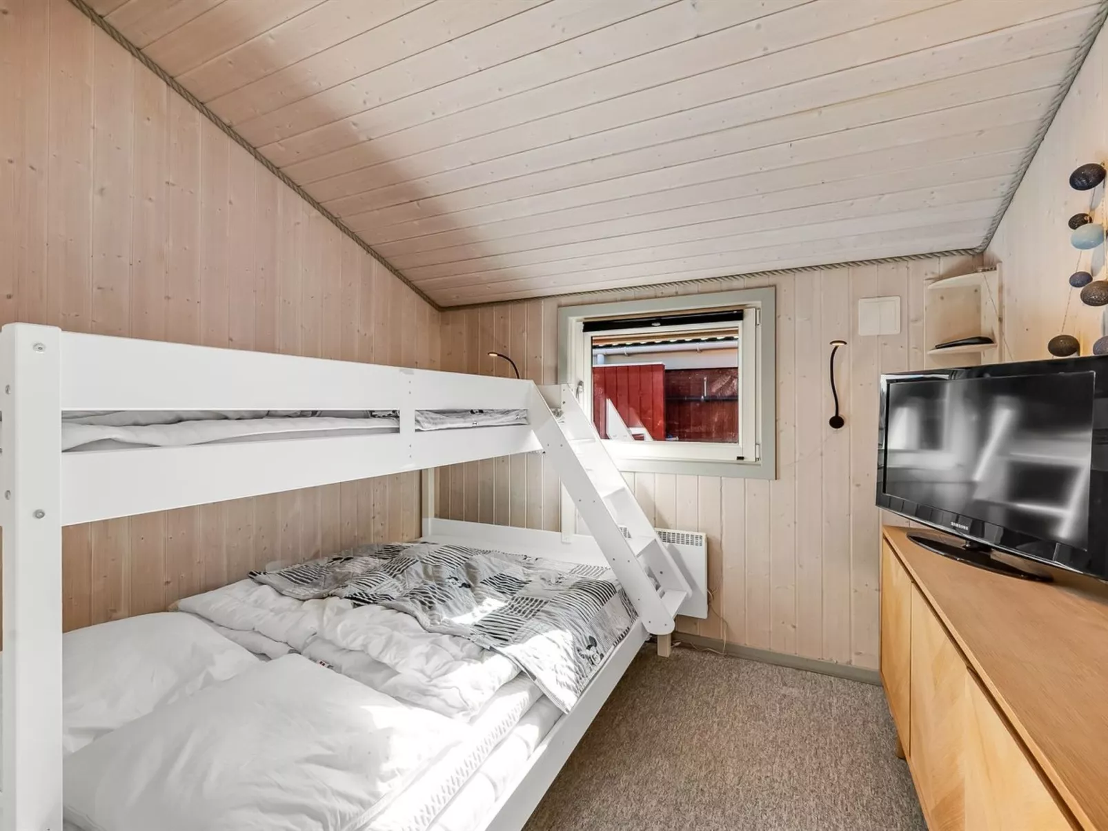 "Seba" - 1km to the fjord-Binnen