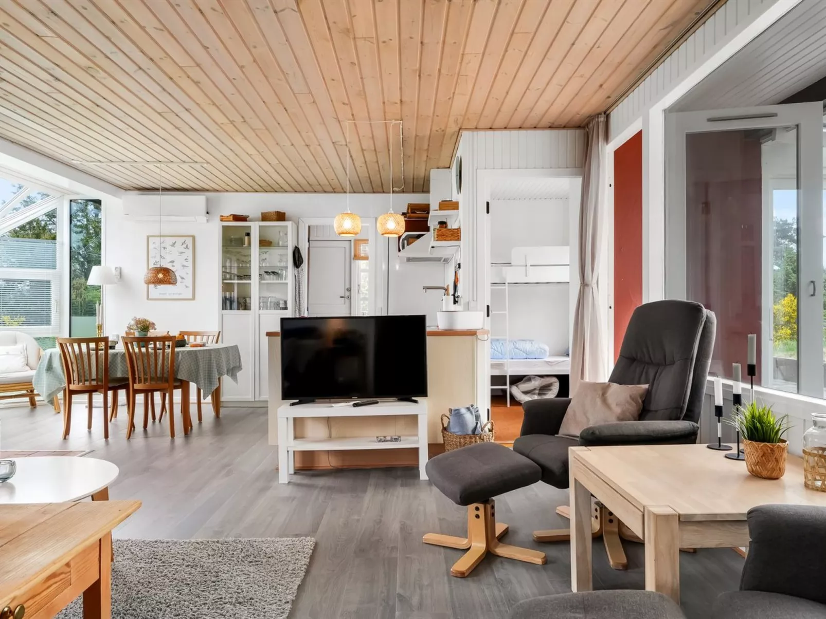 "Kaare" - 250m from the sea-Binnen