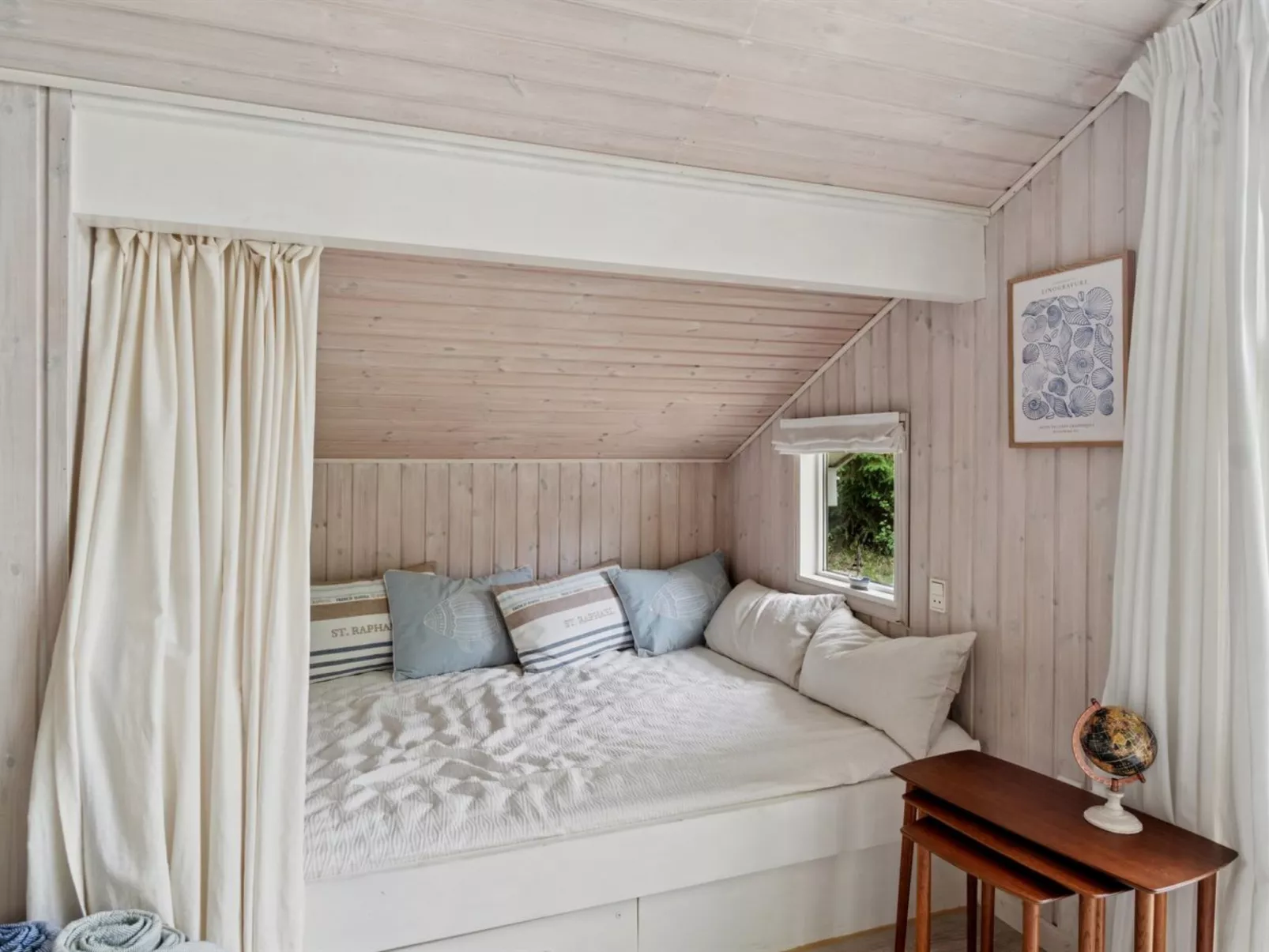 "Tekla" -  from the sea-Binnen