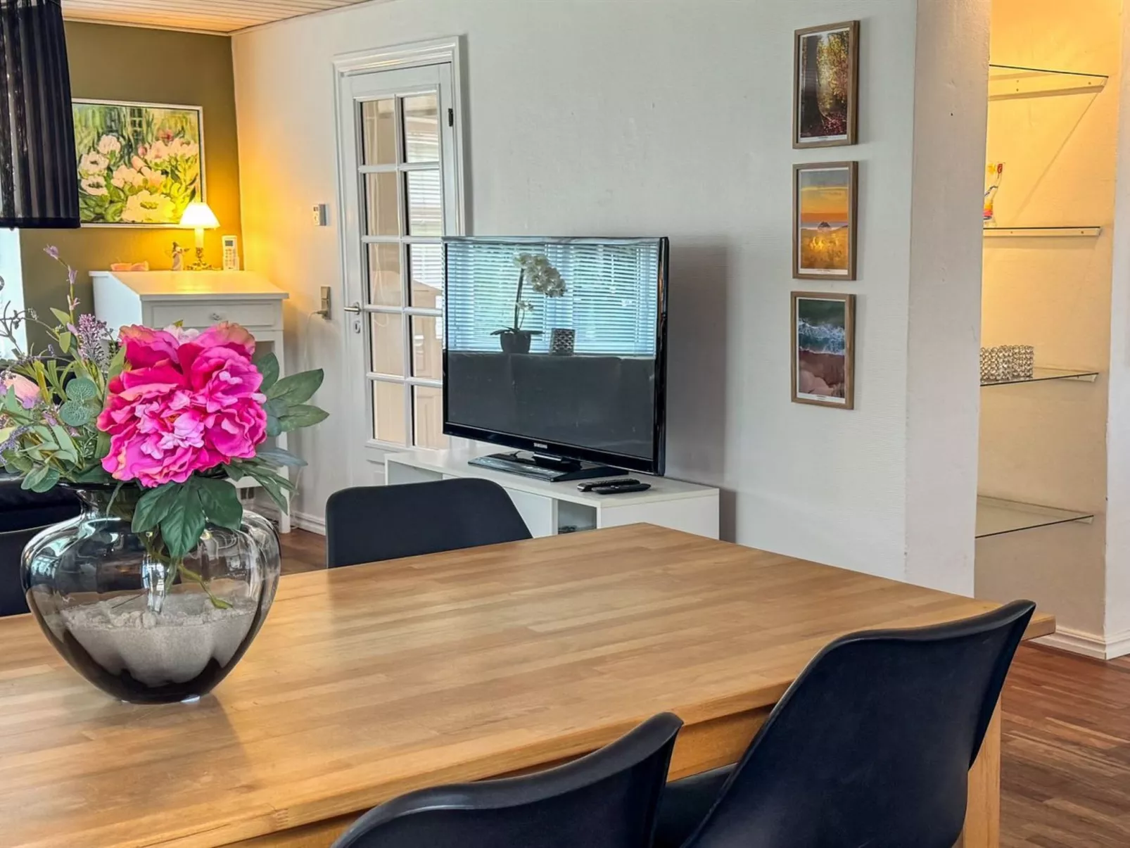 "Elza" - 2.5km from the sea-Binnen