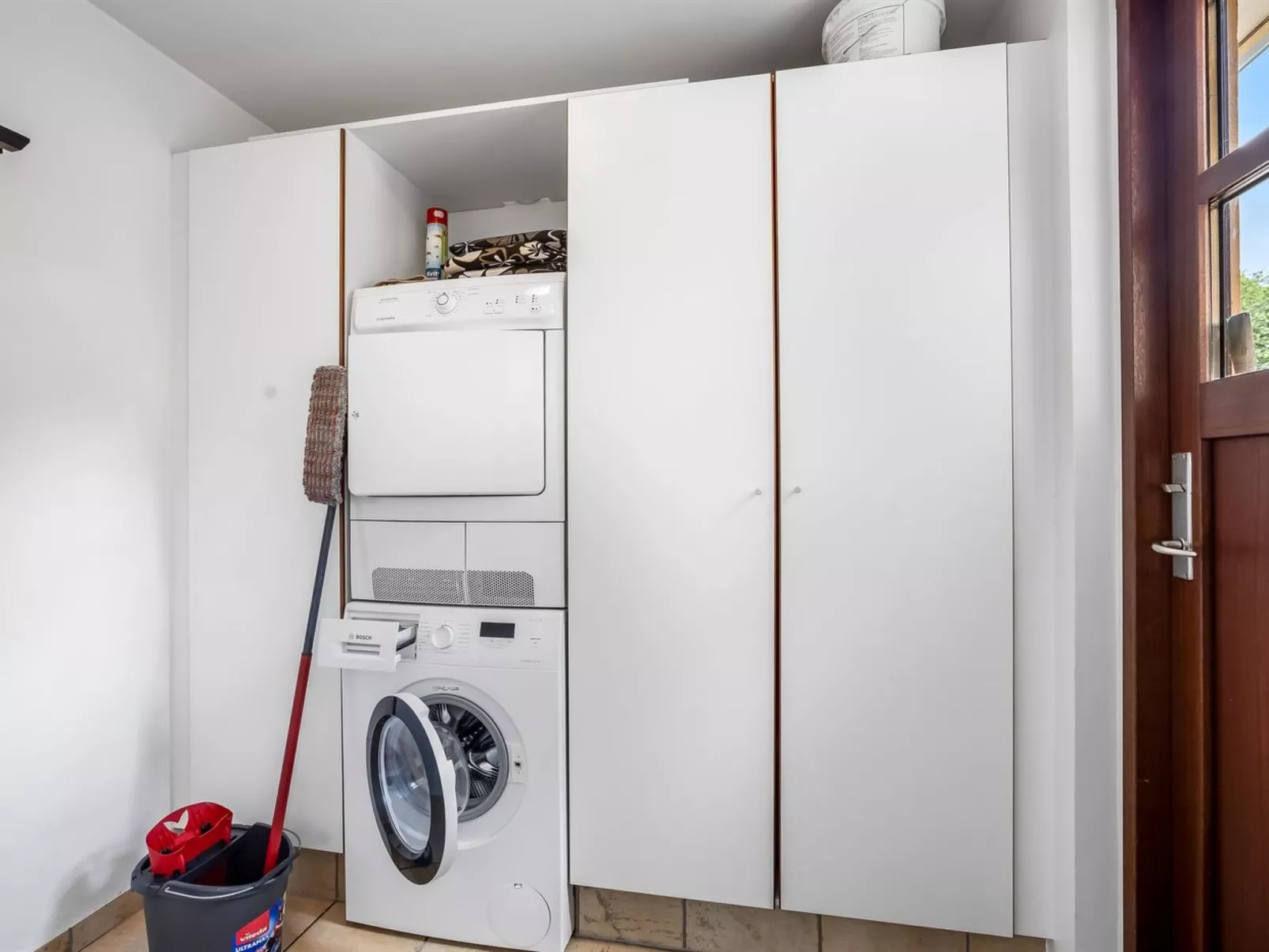 "Rouwen" - 120m from the sea-Binnen