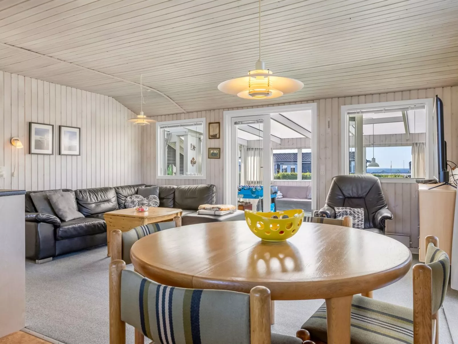 "Raymond" - 175m from the sea-Binnen